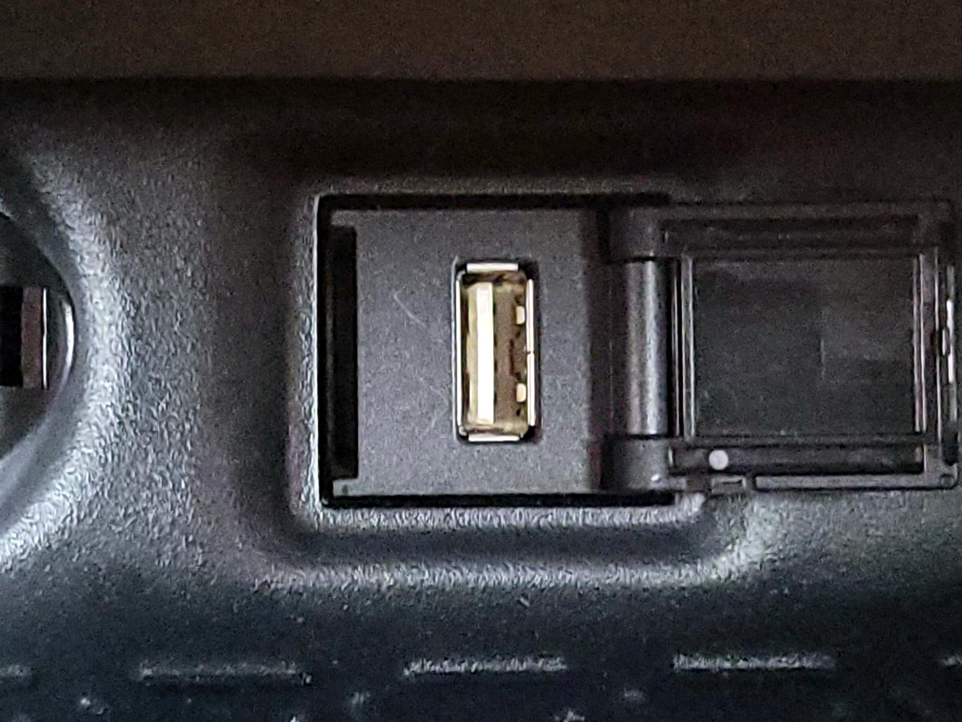 Thumbnail: 2020 Toyota RAV4 - 18