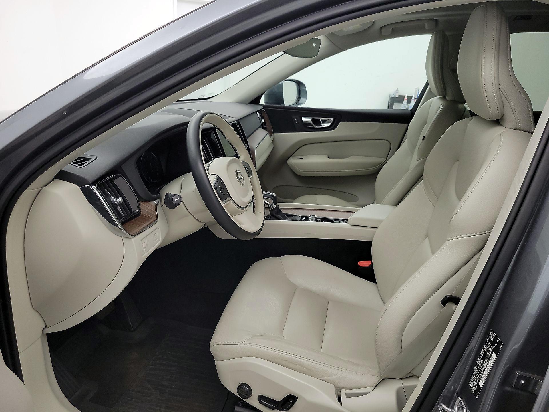 Thumbnail: 2021 Volvo XC60 - 11