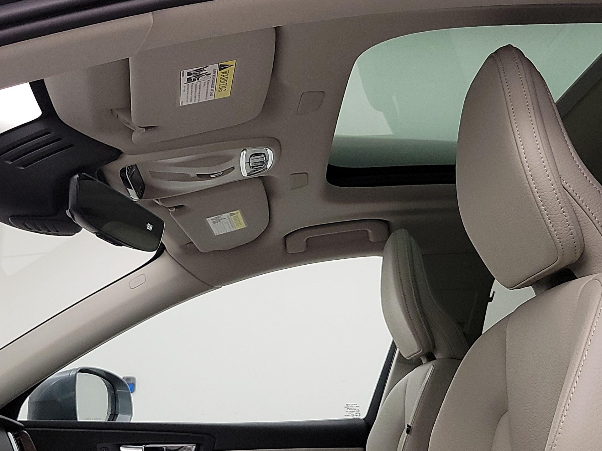Thumbnail: 2021 Volvo XC60 - 20