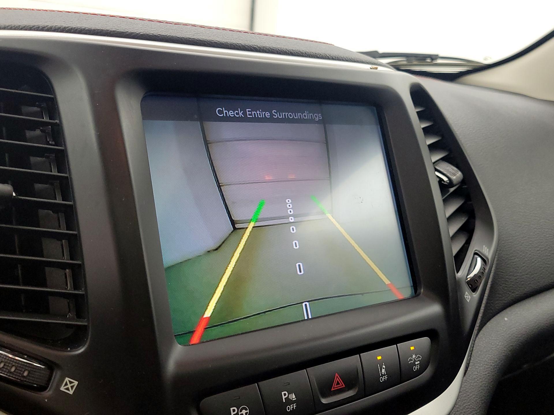 Thumbnail: 2014 Jeep Cherokee - 15