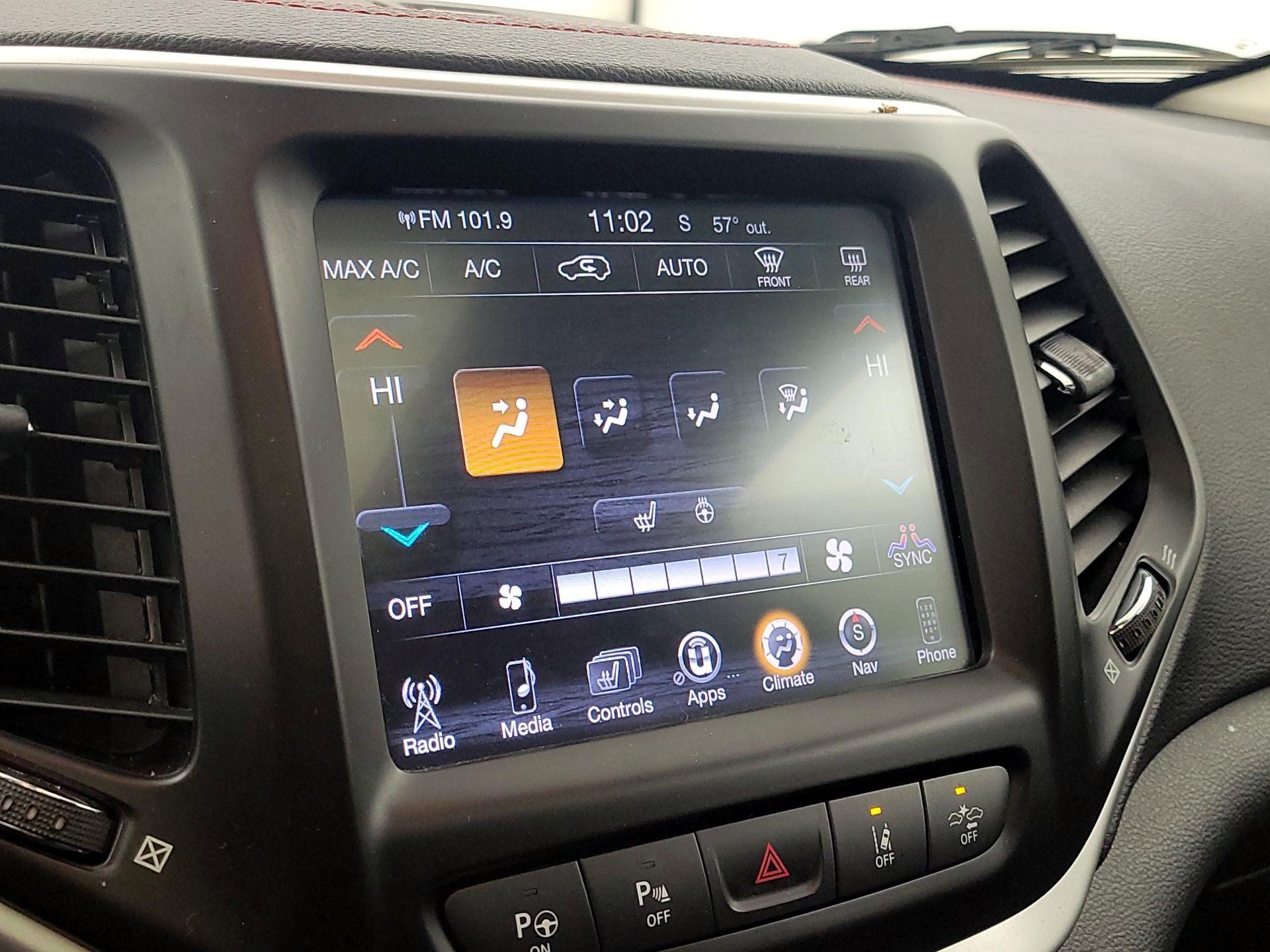Thumbnail: 2014 Jeep Cherokee - 17
