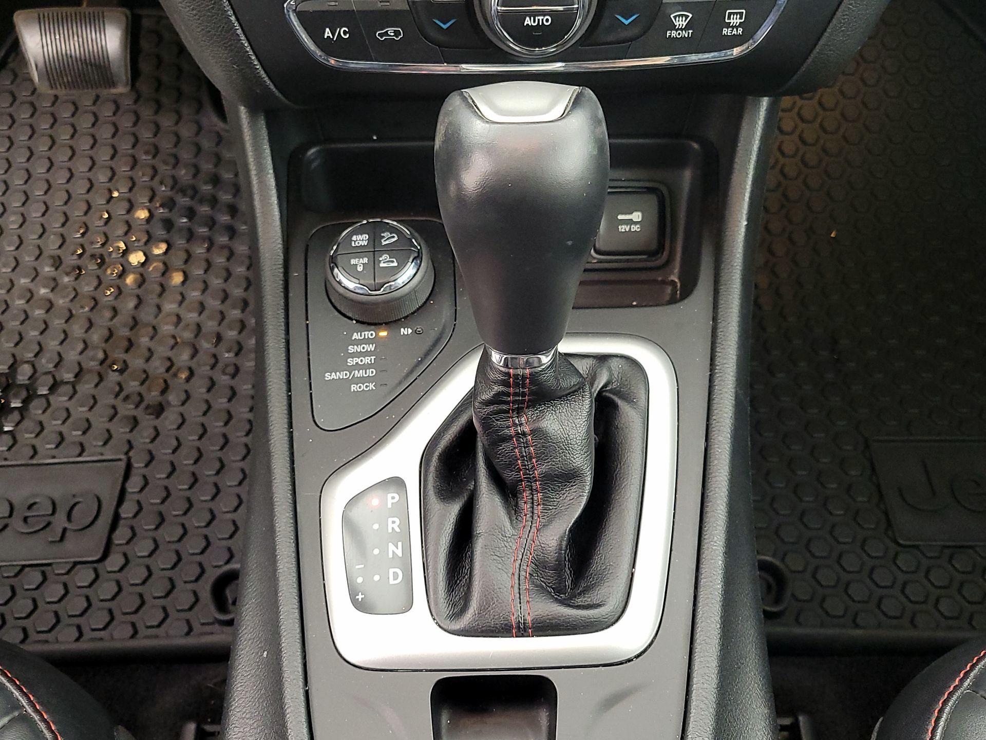 Thumbnail: 2014 Jeep Cherokee - 18
