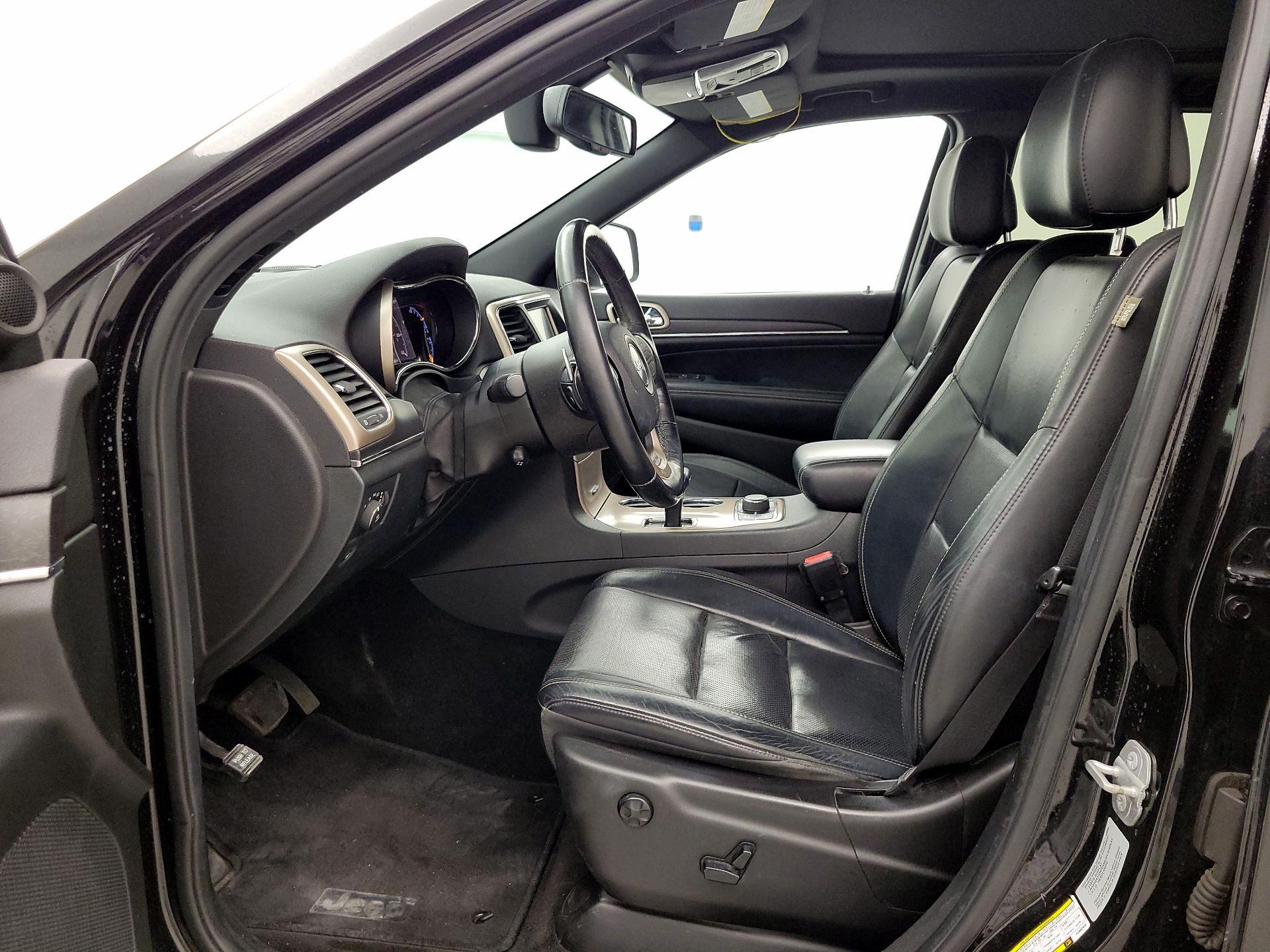 Thumbnail: 2015 Jeep Grand Cherokee - 11