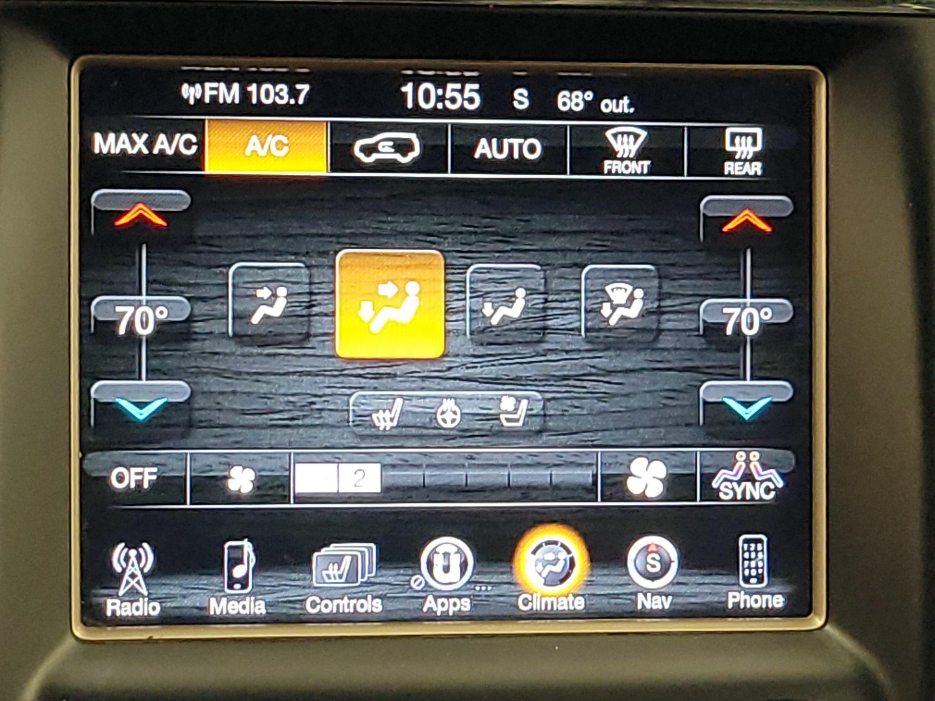 Thumbnail: 2015 Jeep Grand Cherokee - 17
