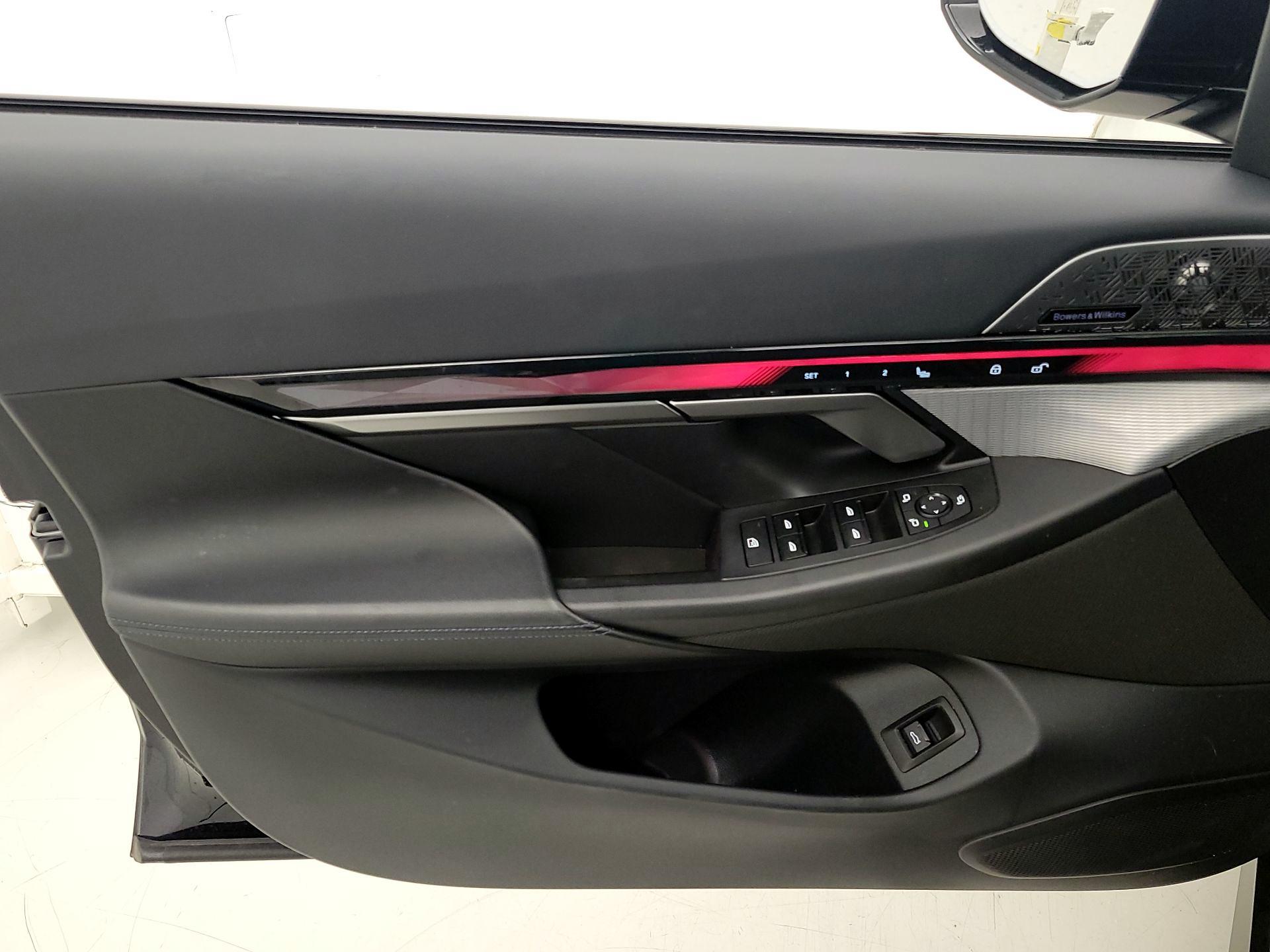 Thumbnail: 2024 BMW 5 Series - 12