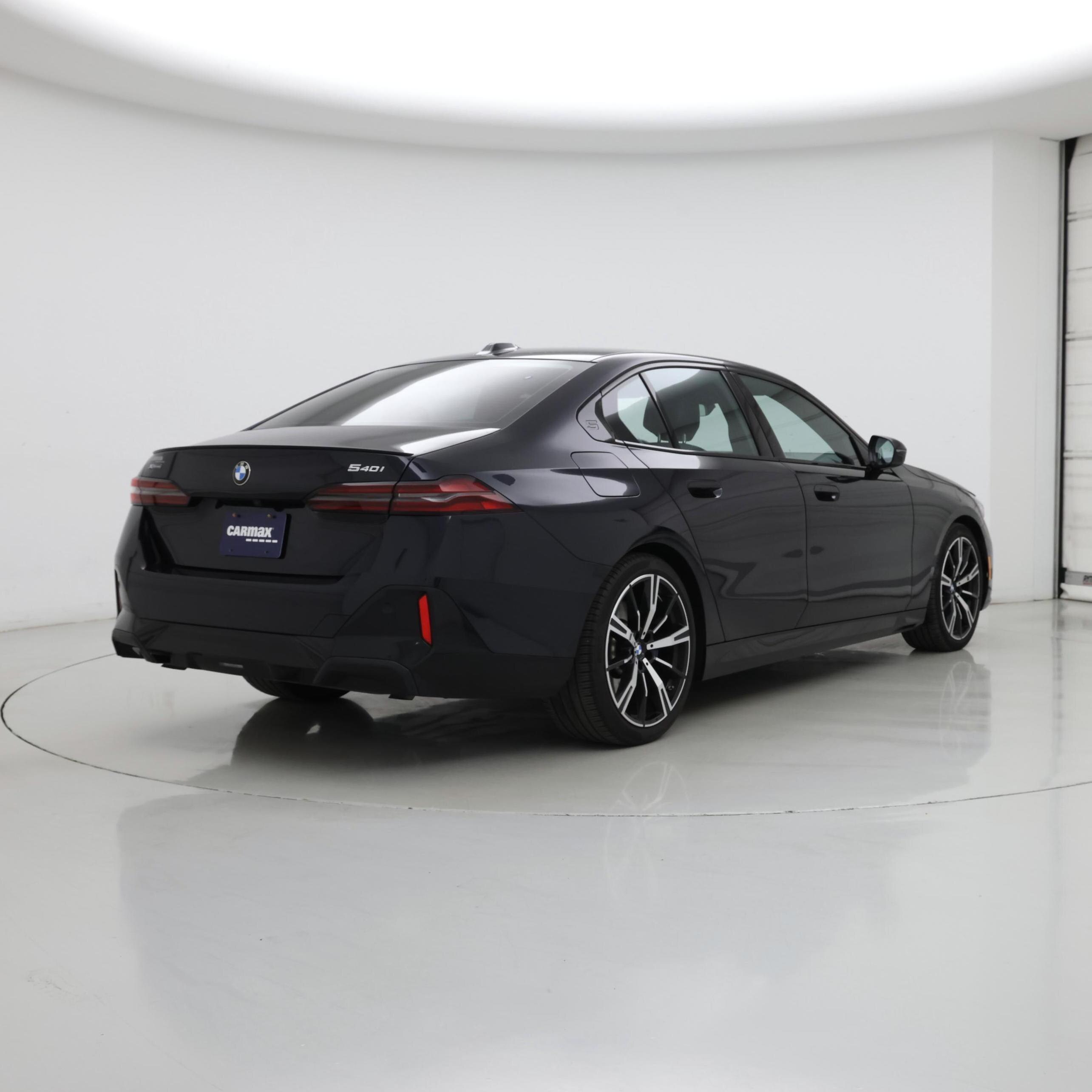 Thumbnail: 2024 BMW 5 Series - 8