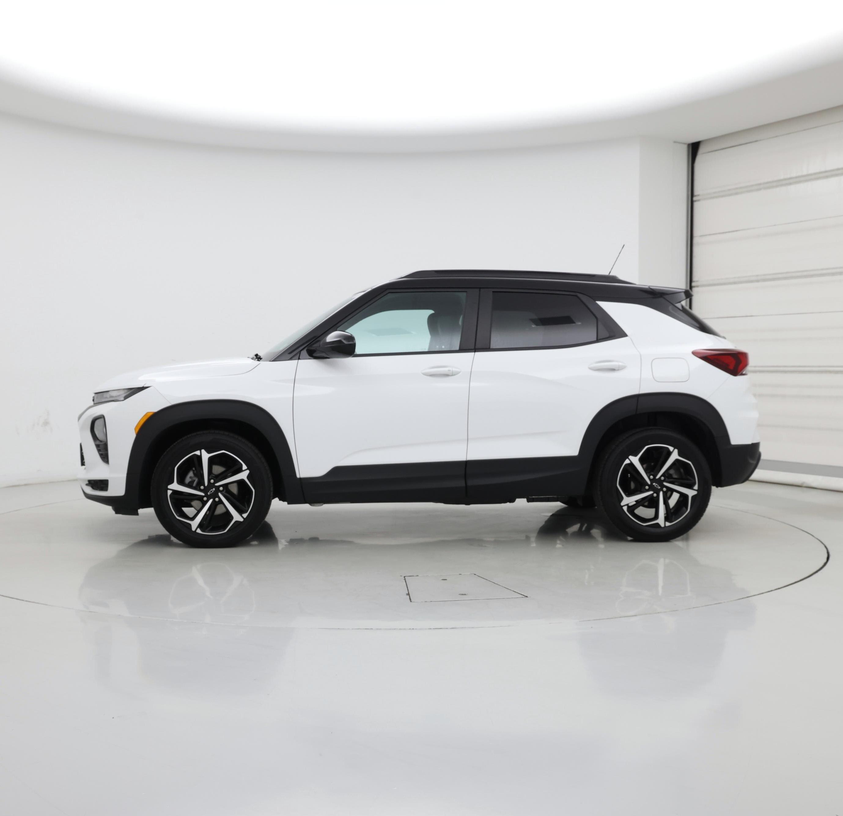 Thumbnail: 2023 Chevrolet TrailBlazer - 3