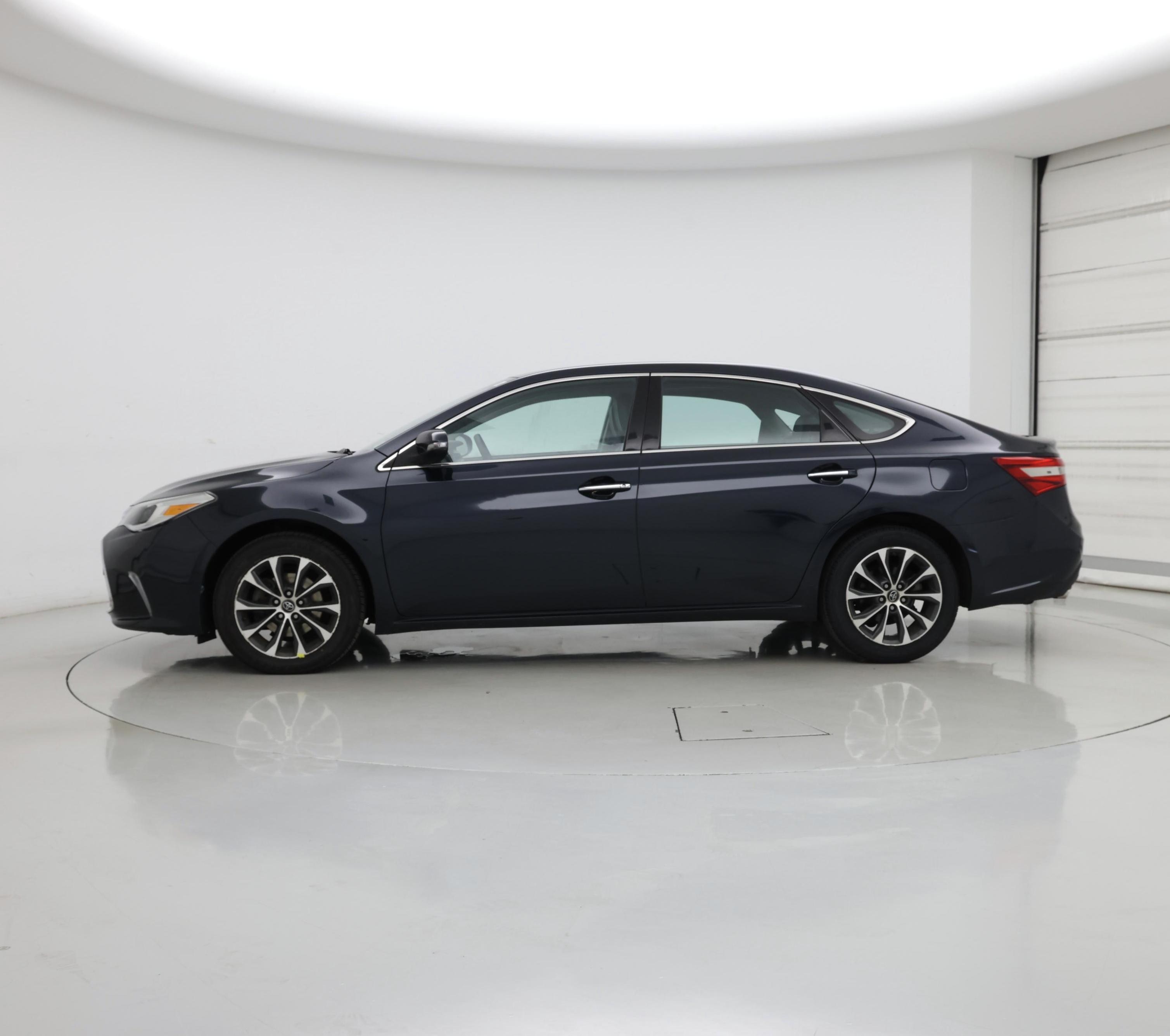 Thumbnail: 2017 Toyota Avalon - 3