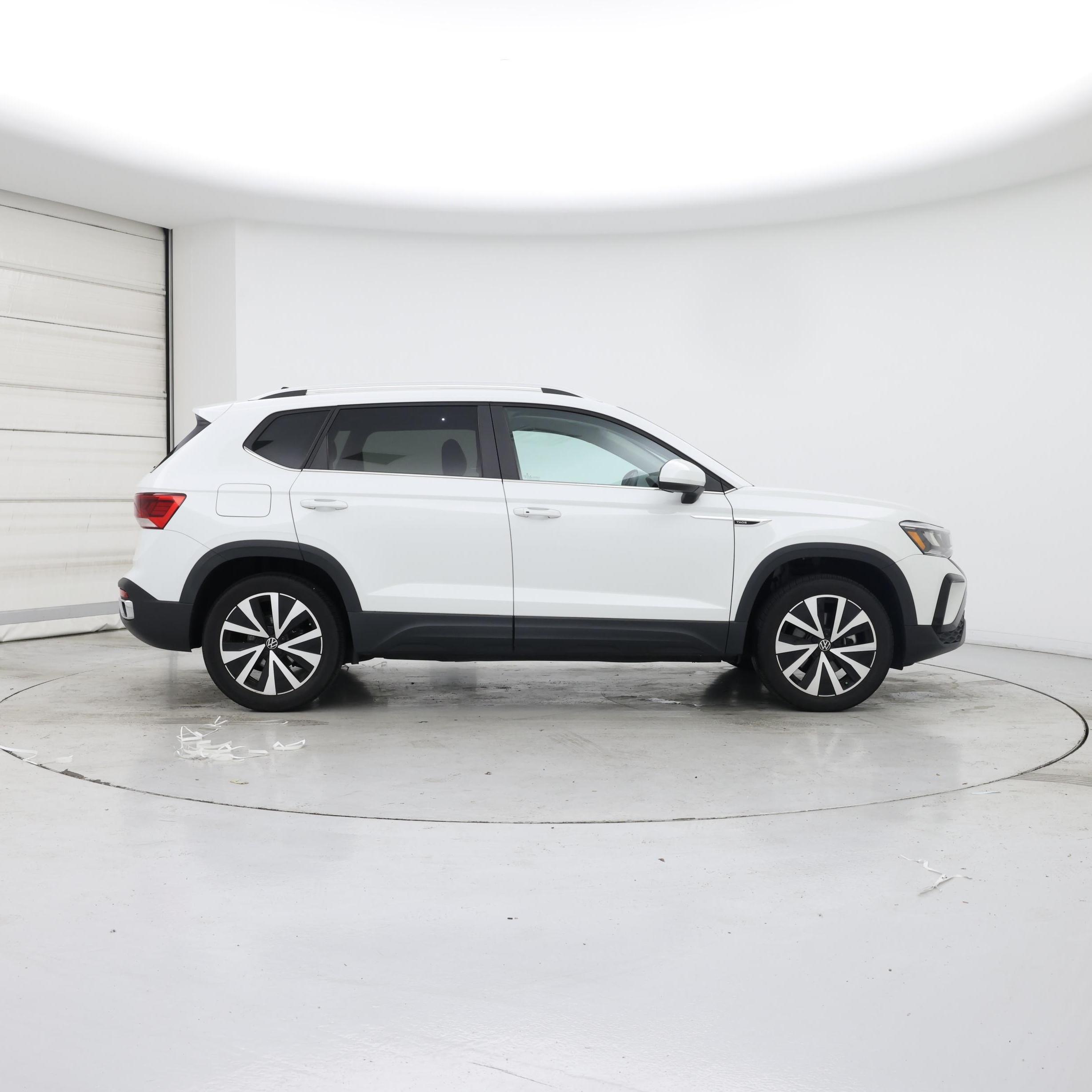 Thumbnail: 2022 Volkswagen Taos - 7