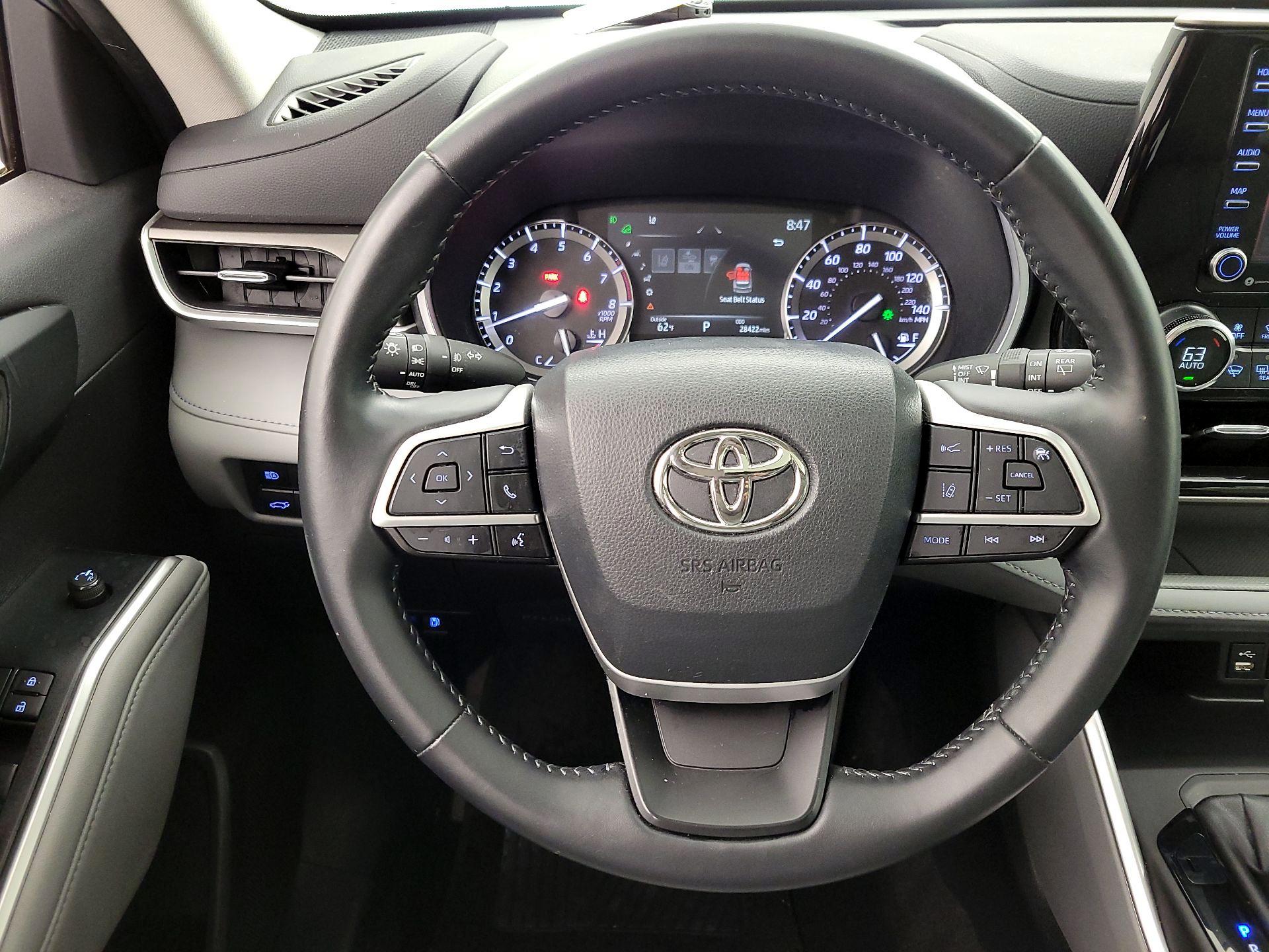 Thumbnail: 2022 Toyota Highlander - 10