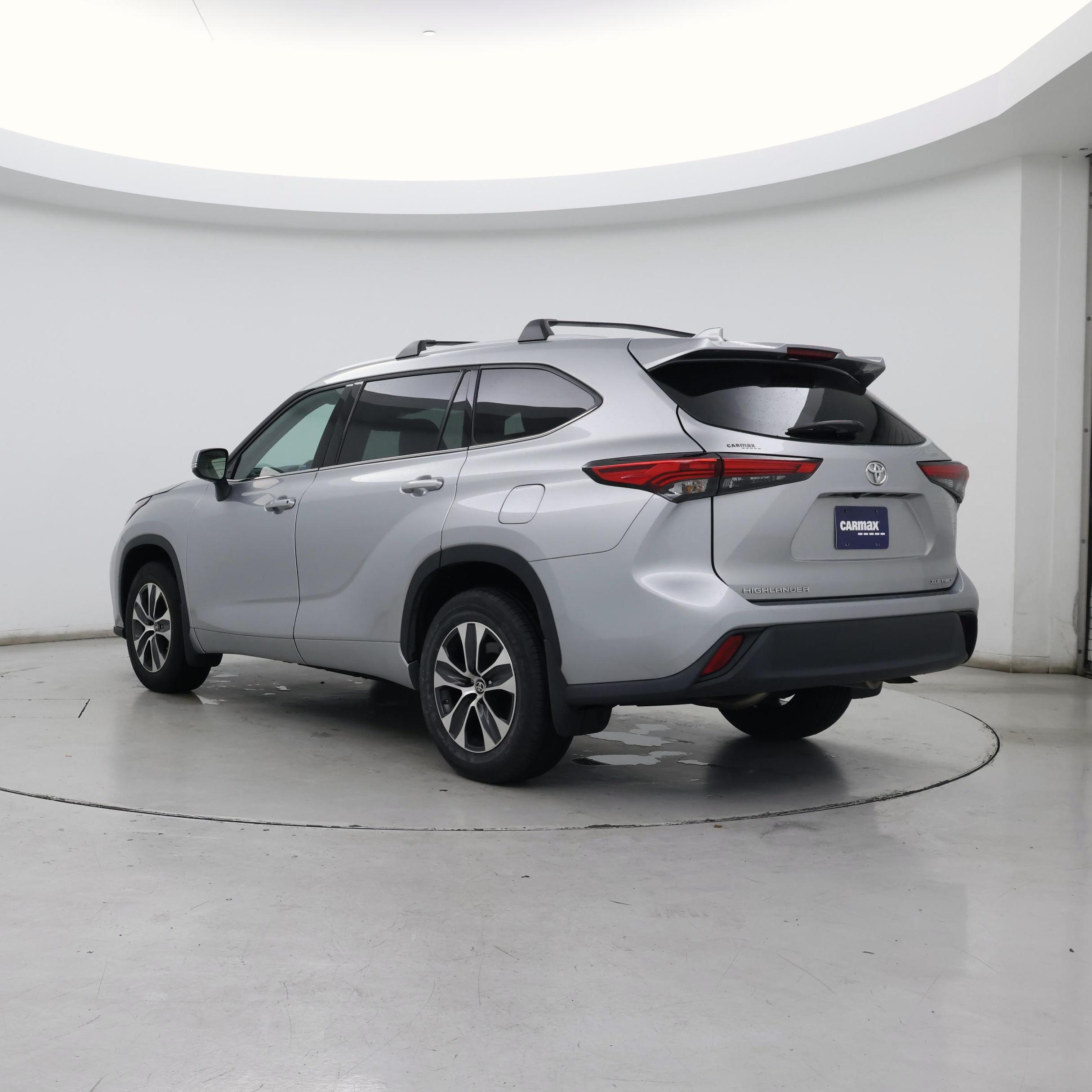 Thumbnail: 2022 Toyota Highlander - 2