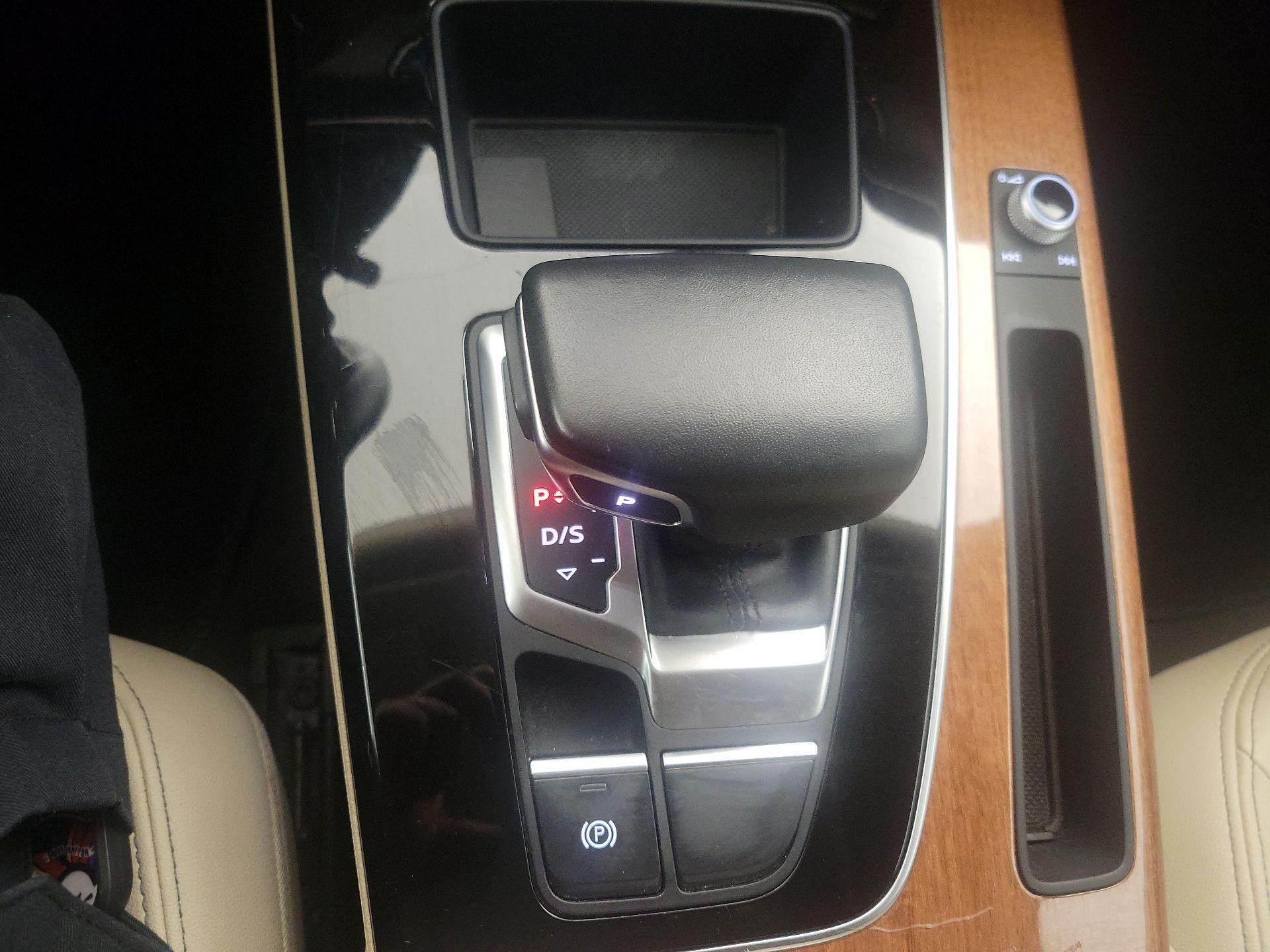 Thumbnail: 2022 Audi Q5 - 17