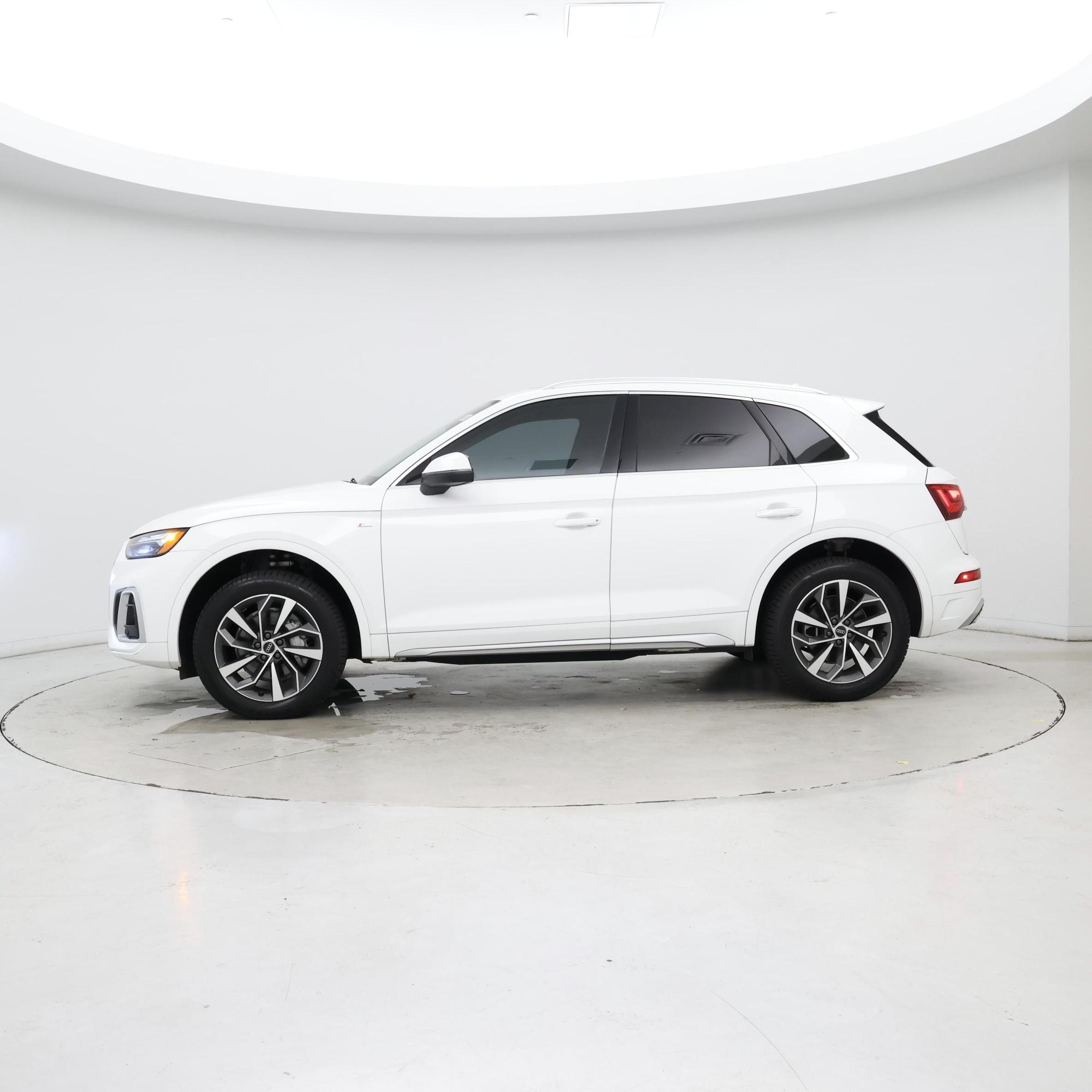 Thumbnail: 2022 Audi Q5 - 3