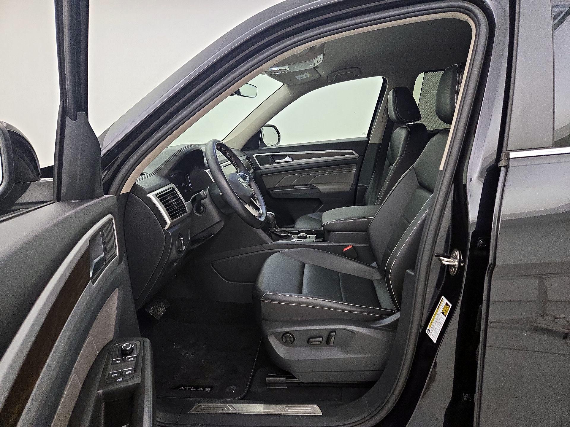 Thumbnail: 2023 Volkswagen Atlas - 11