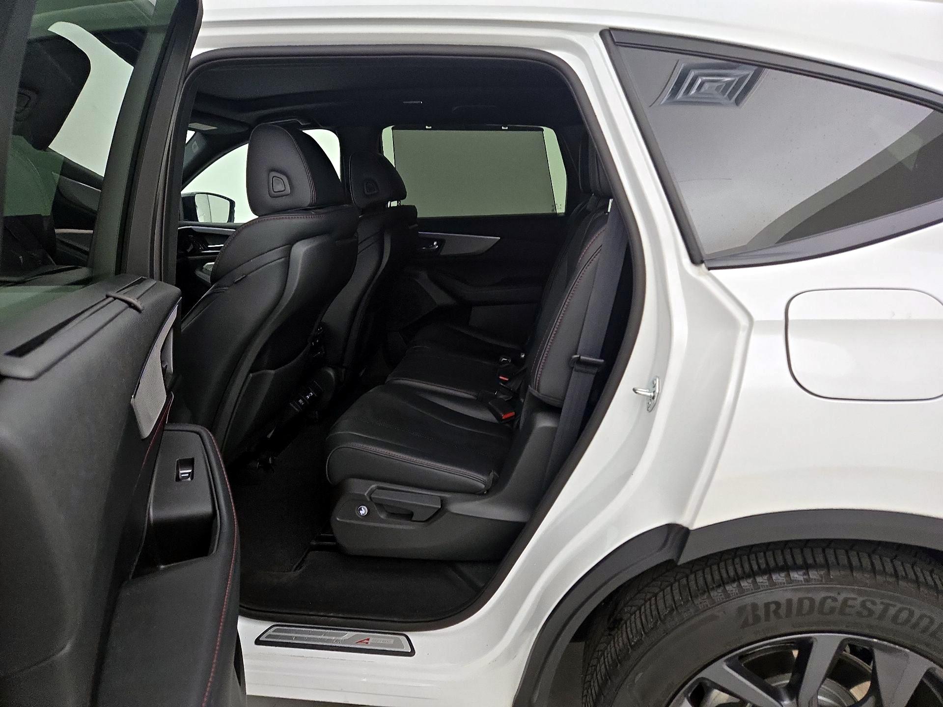 Thumbnail: 2022 Acura MDX - 17