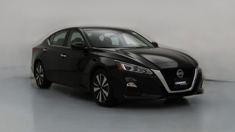 2022 Nissan Altima SV Hero Image