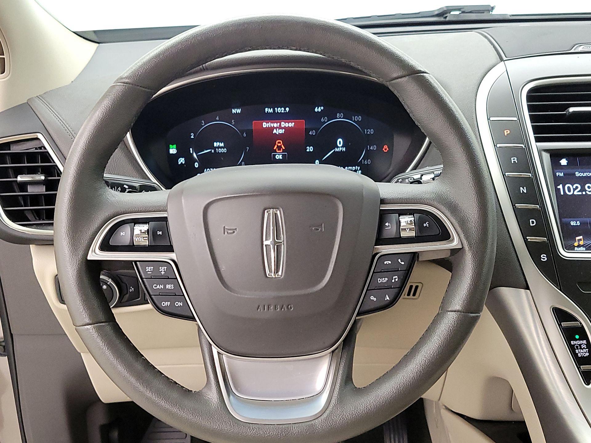 Thumbnail: 2019 Lincoln Nautilus - 10