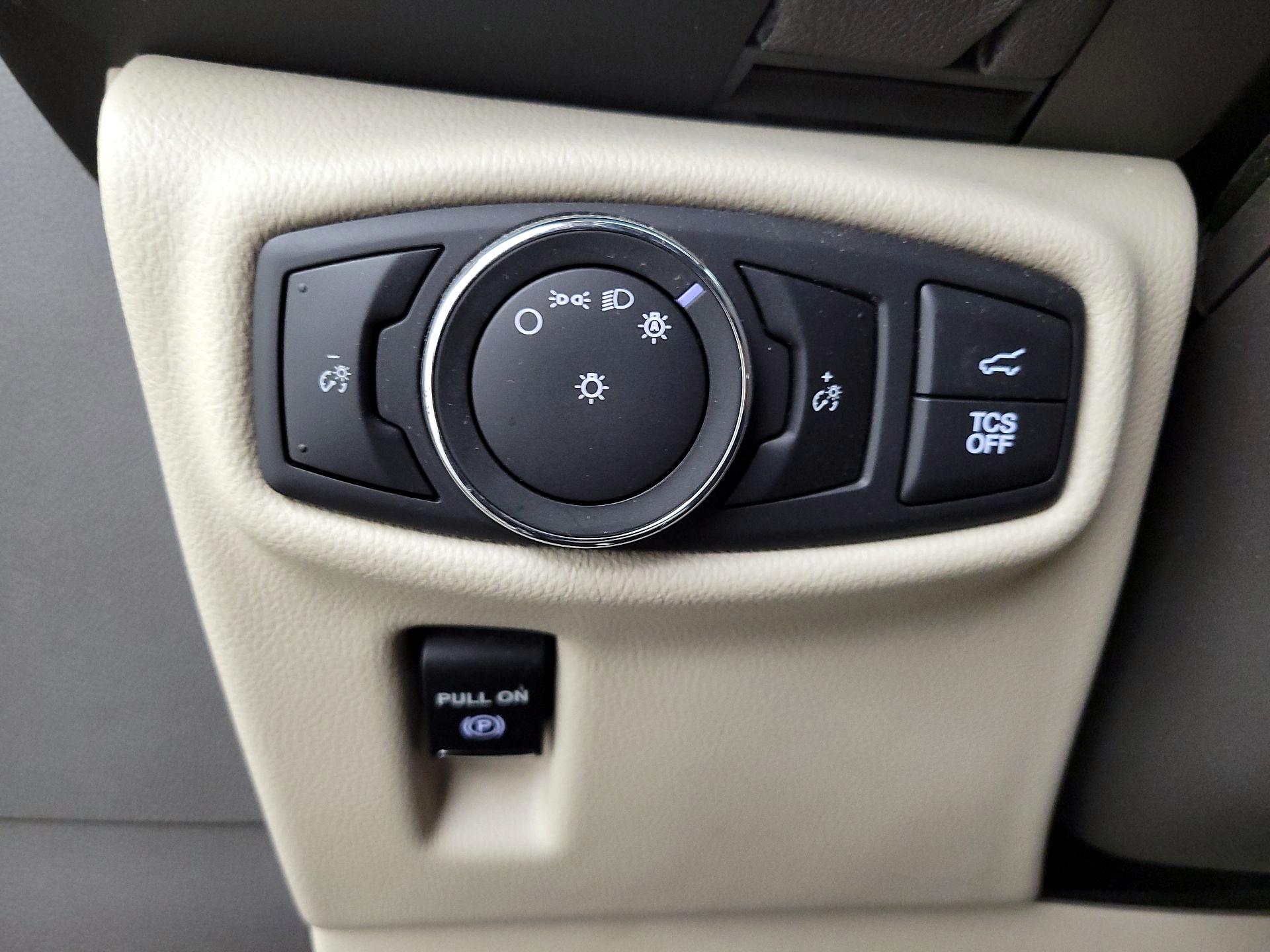 Thumbnail: 2019 Lincoln Nautilus - 13