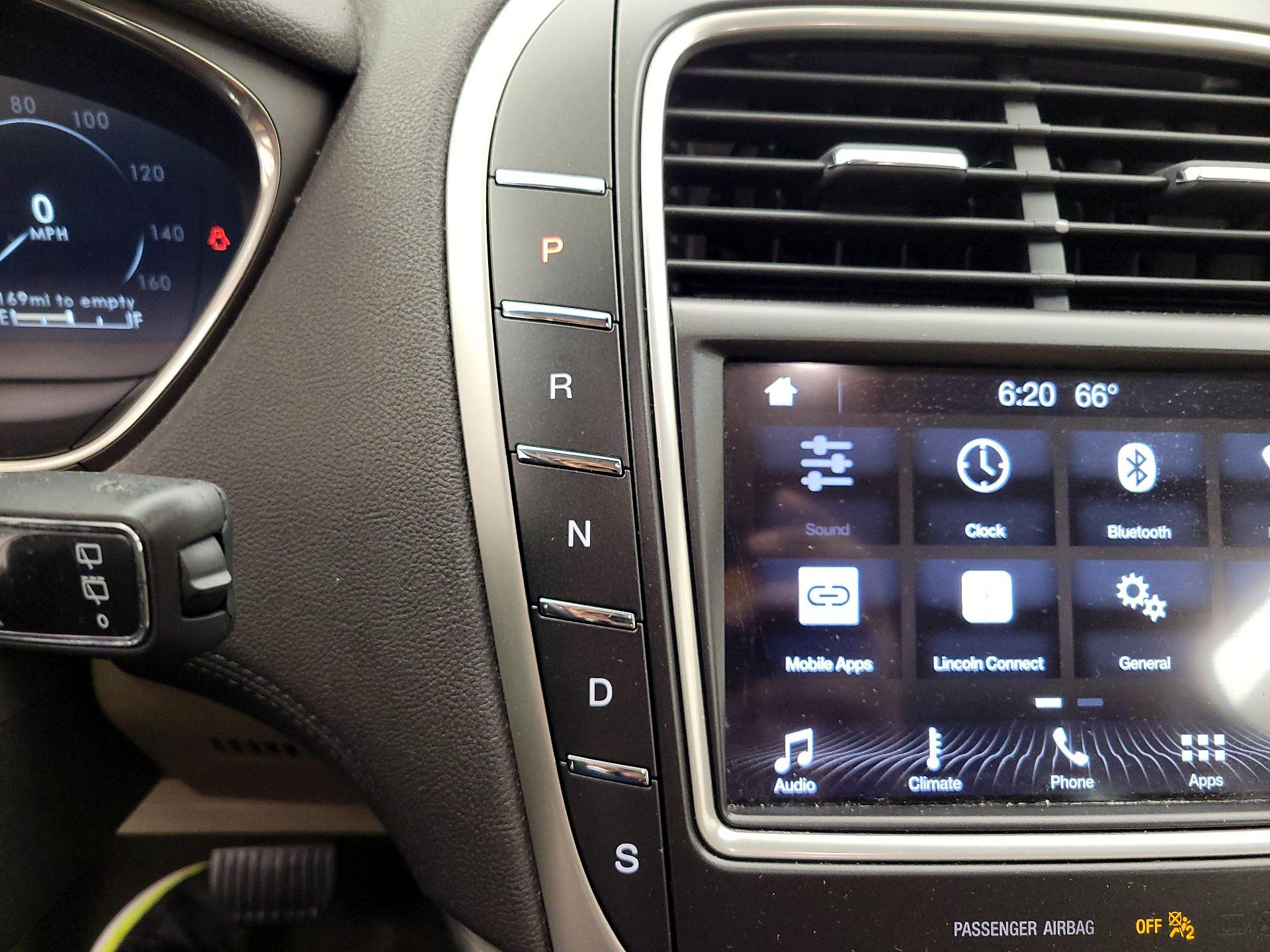 Thumbnail: 2019 Lincoln Nautilus - 17