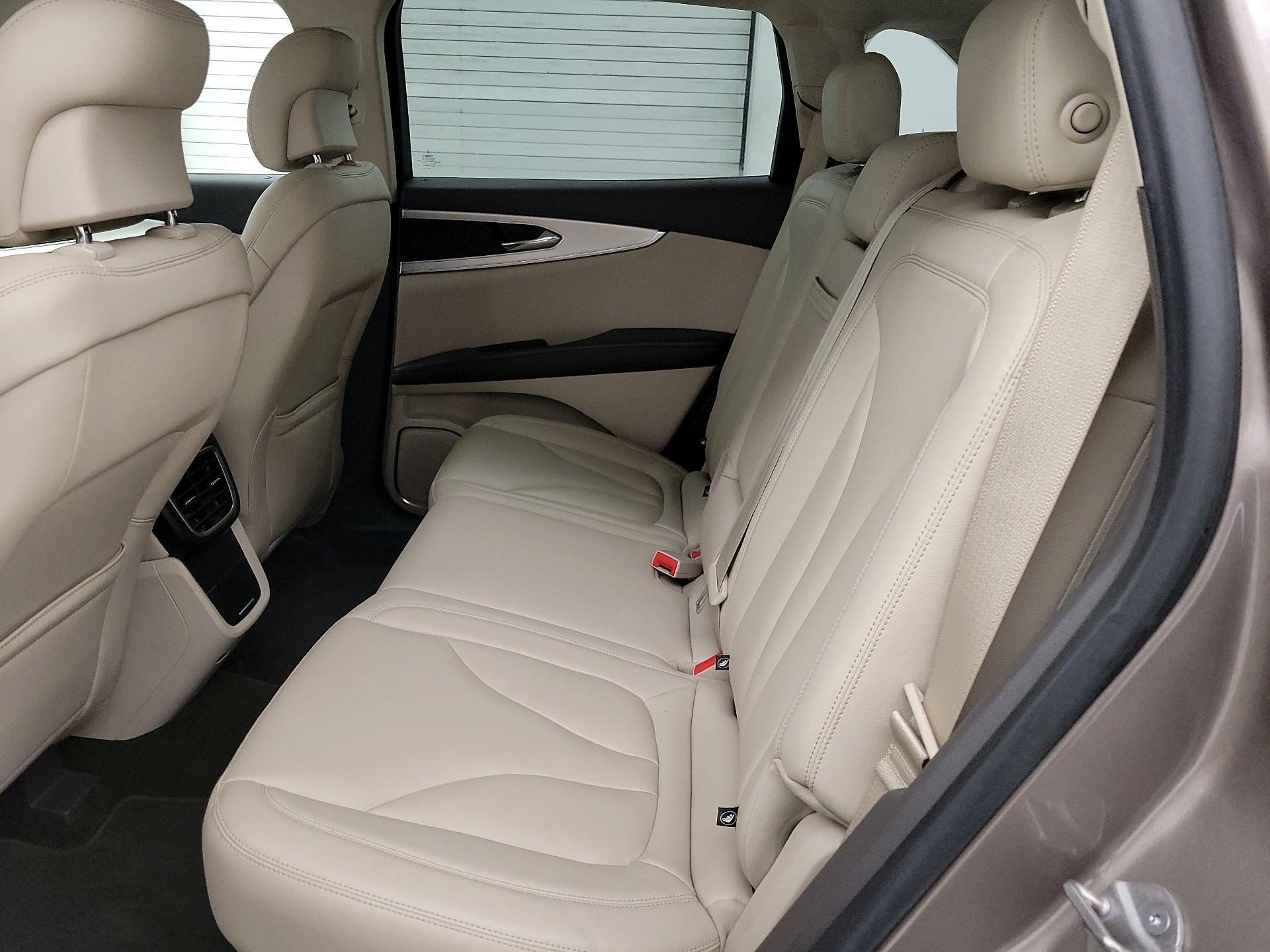 Thumbnail: 2019 Lincoln Nautilus - 19