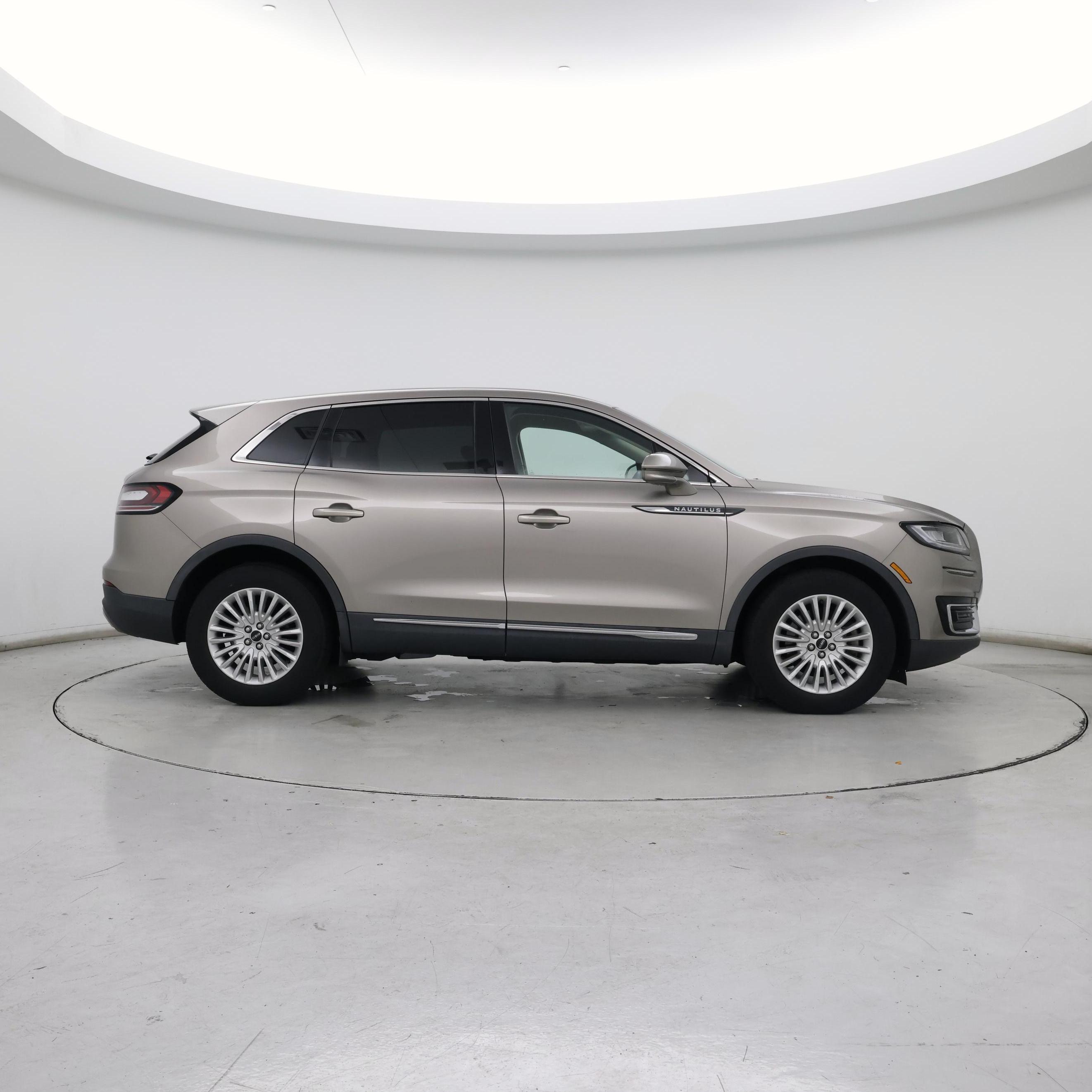 Thumbnail: 2019 Lincoln Nautilus - 7