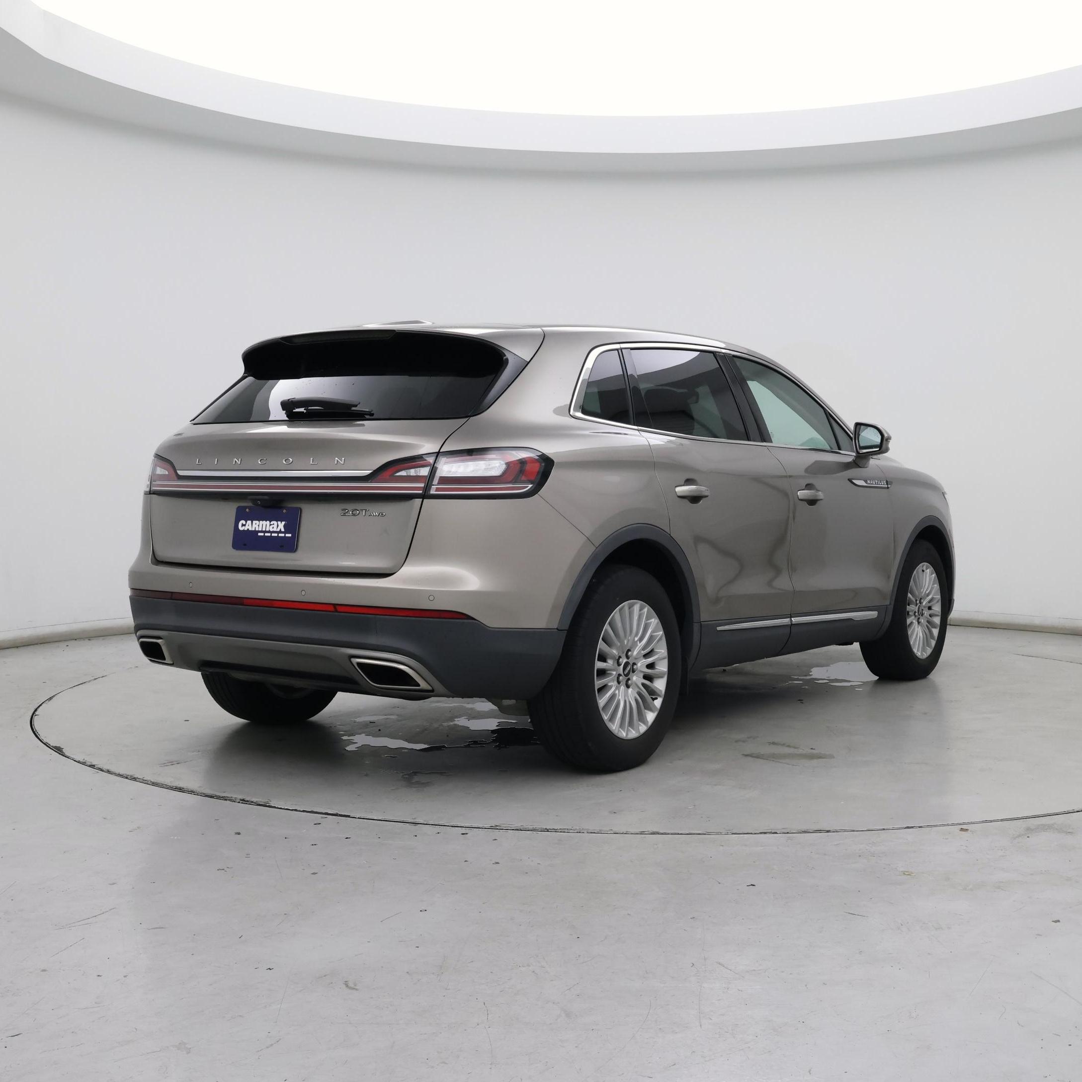 Thumbnail: 2019 Lincoln Nautilus - 8