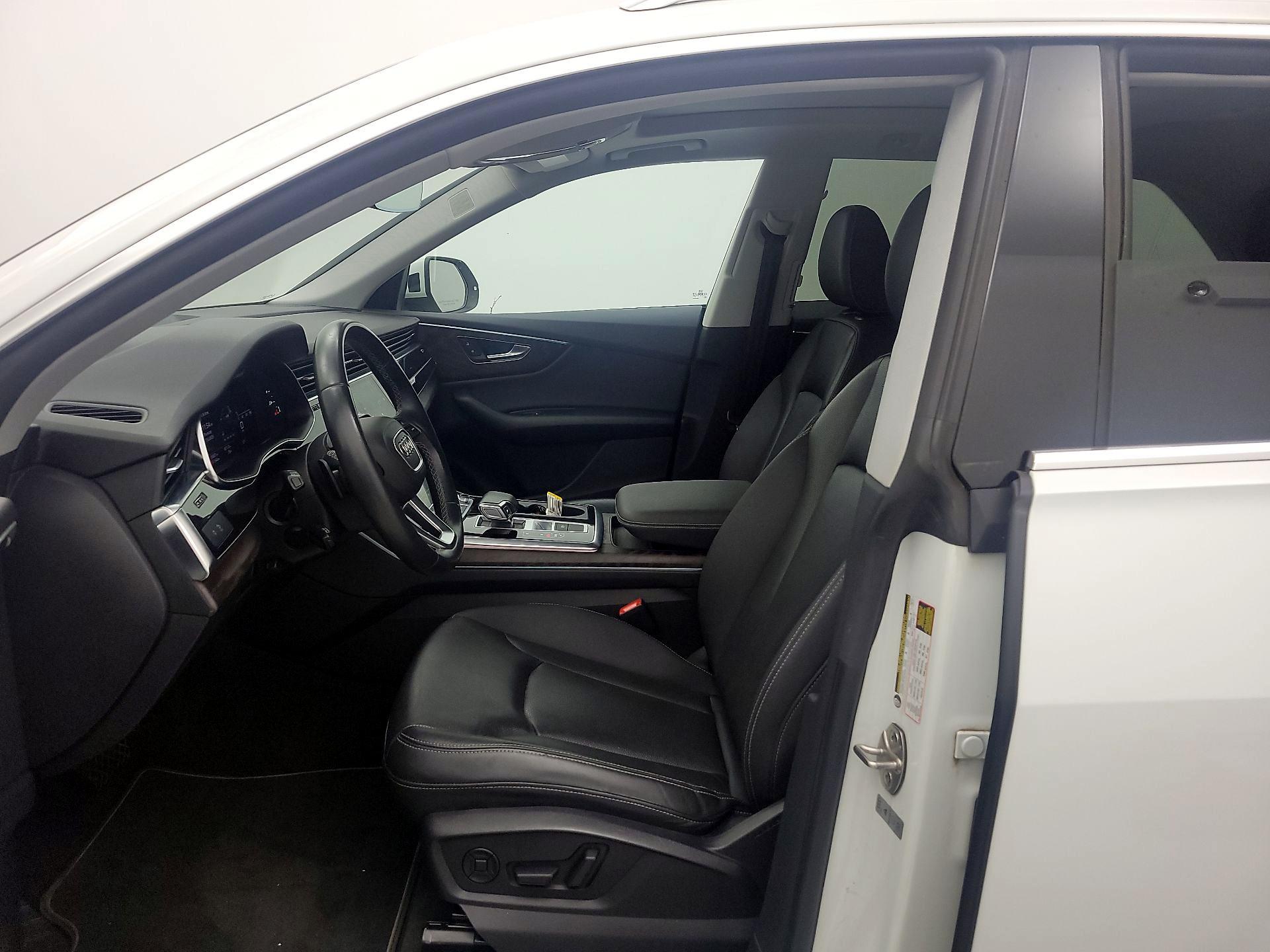 Thumbnail: 2022 Audi Q8 - 11