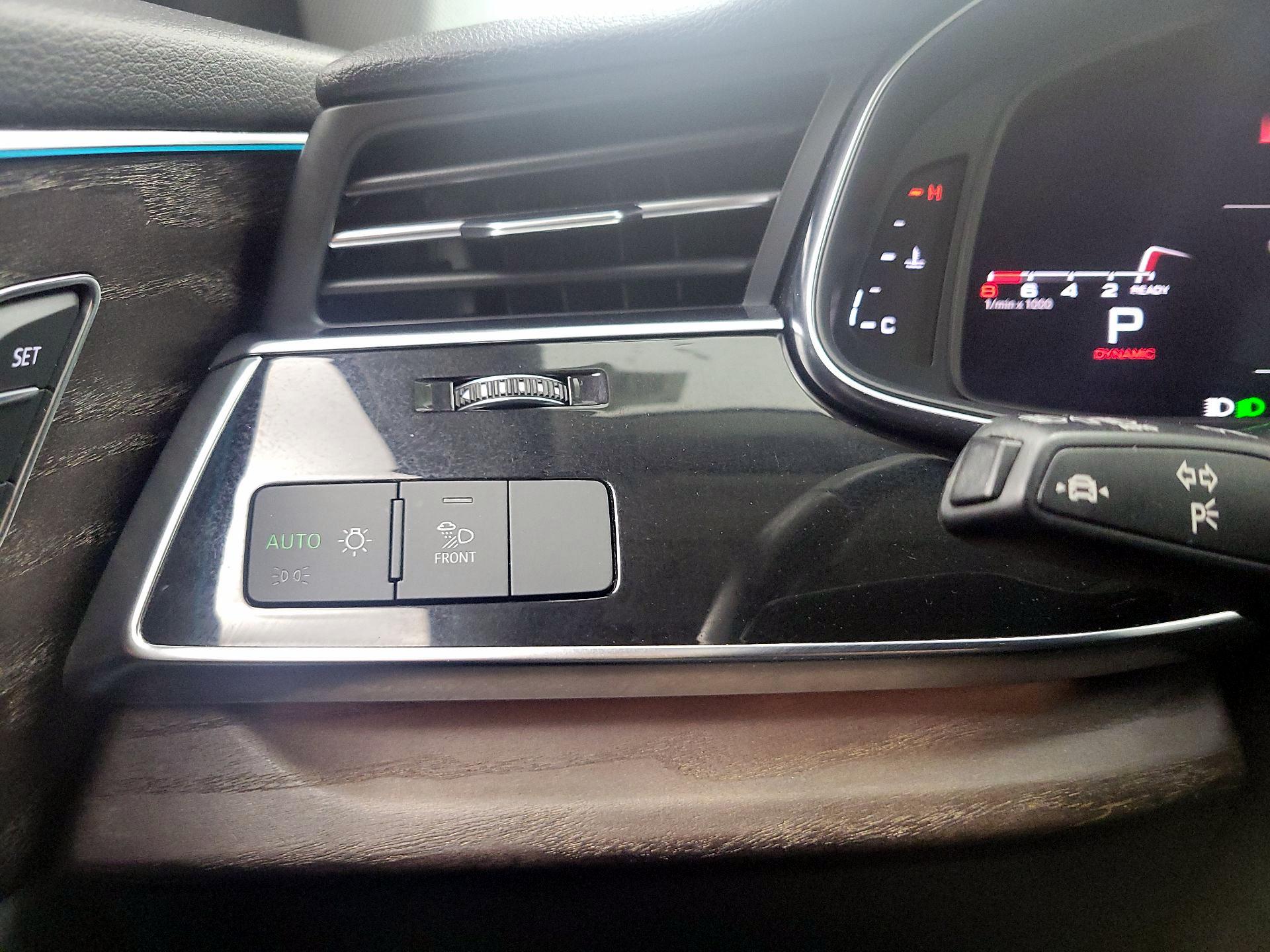 Thumbnail: 2022 Audi Q8 - 13