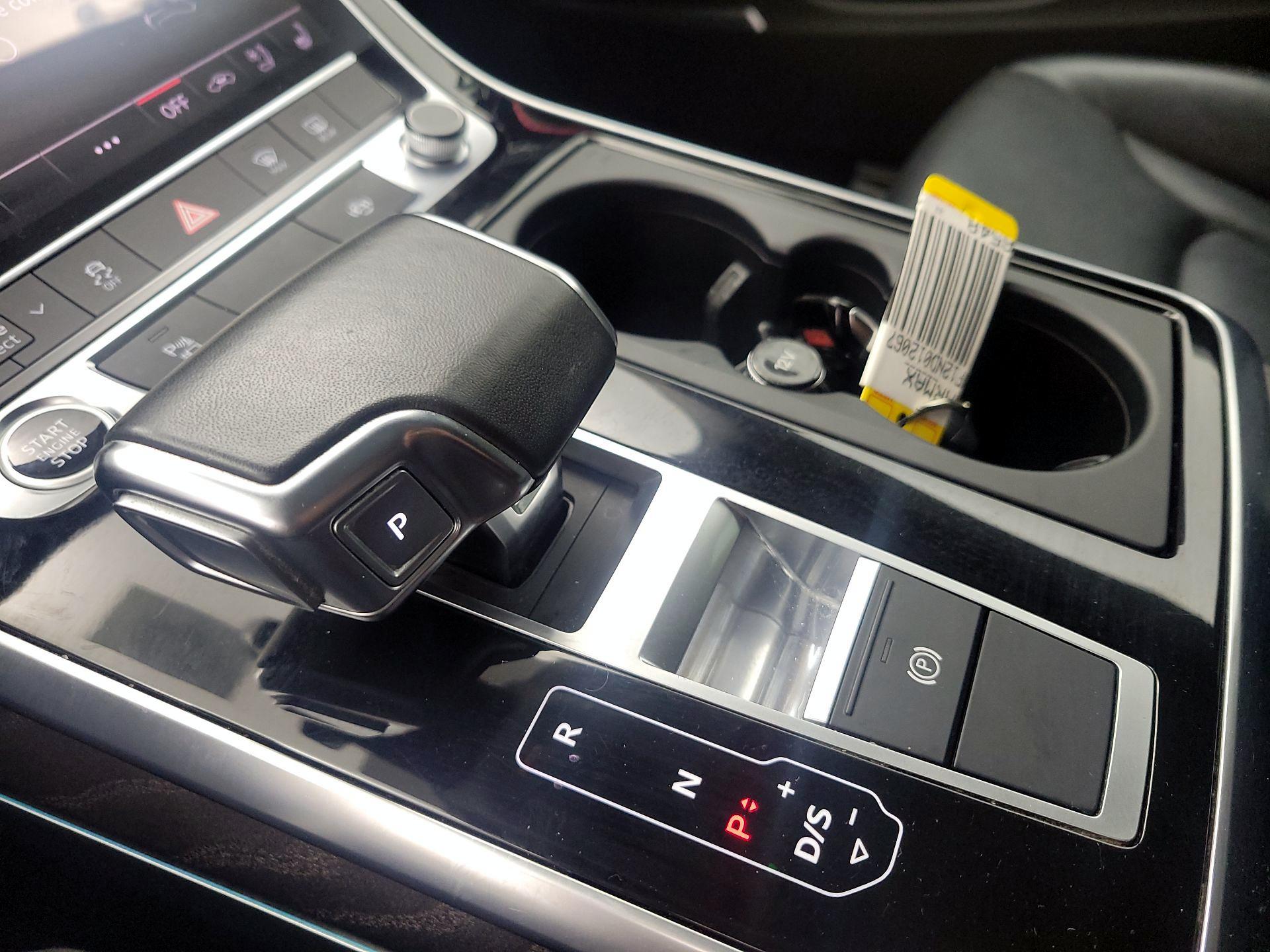 Thumbnail: 2022 Audi Q8 - 18