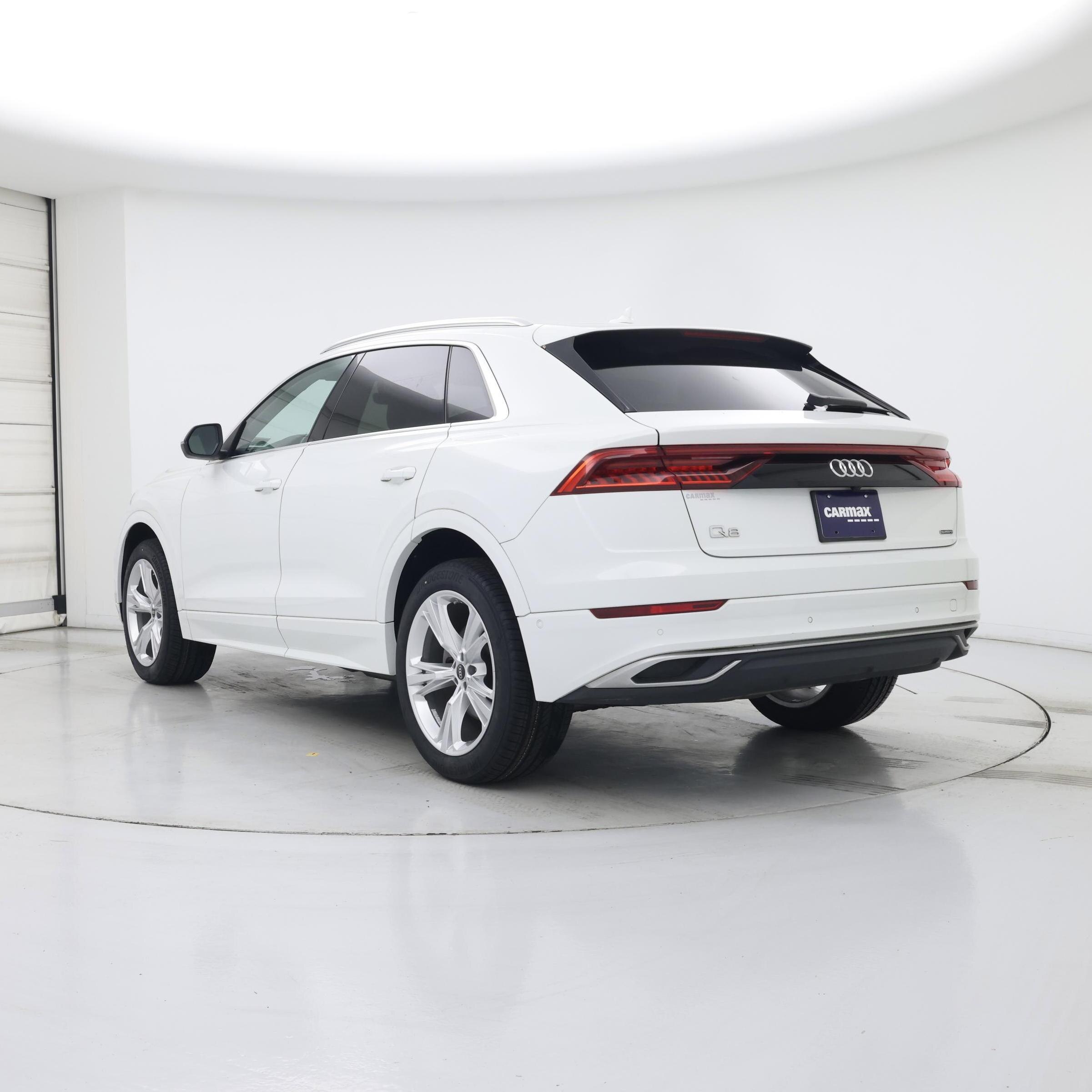 Thumbnail: 2022 Audi Q8 - 2