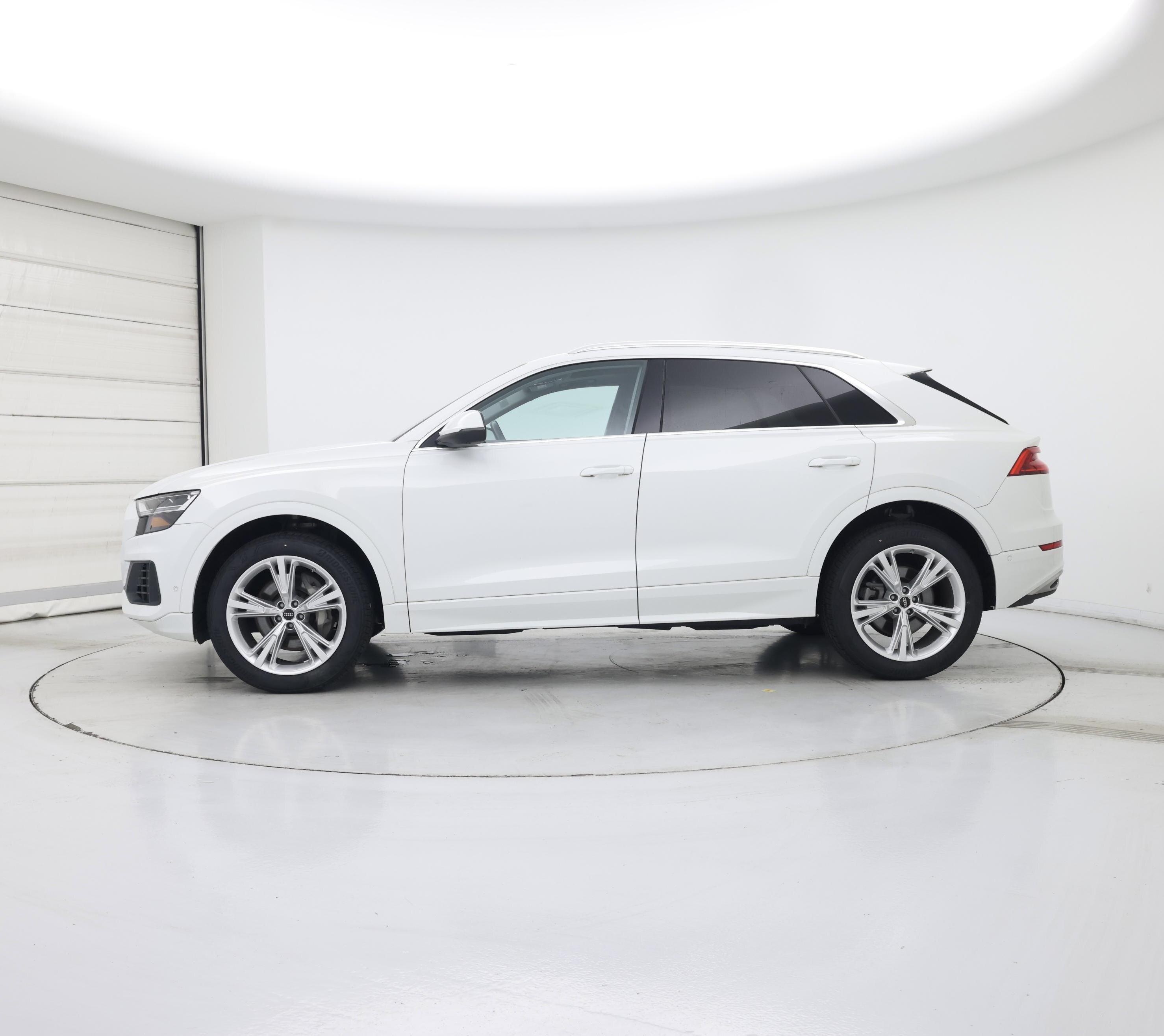 Thumbnail: 2022 Audi Q8 - 3