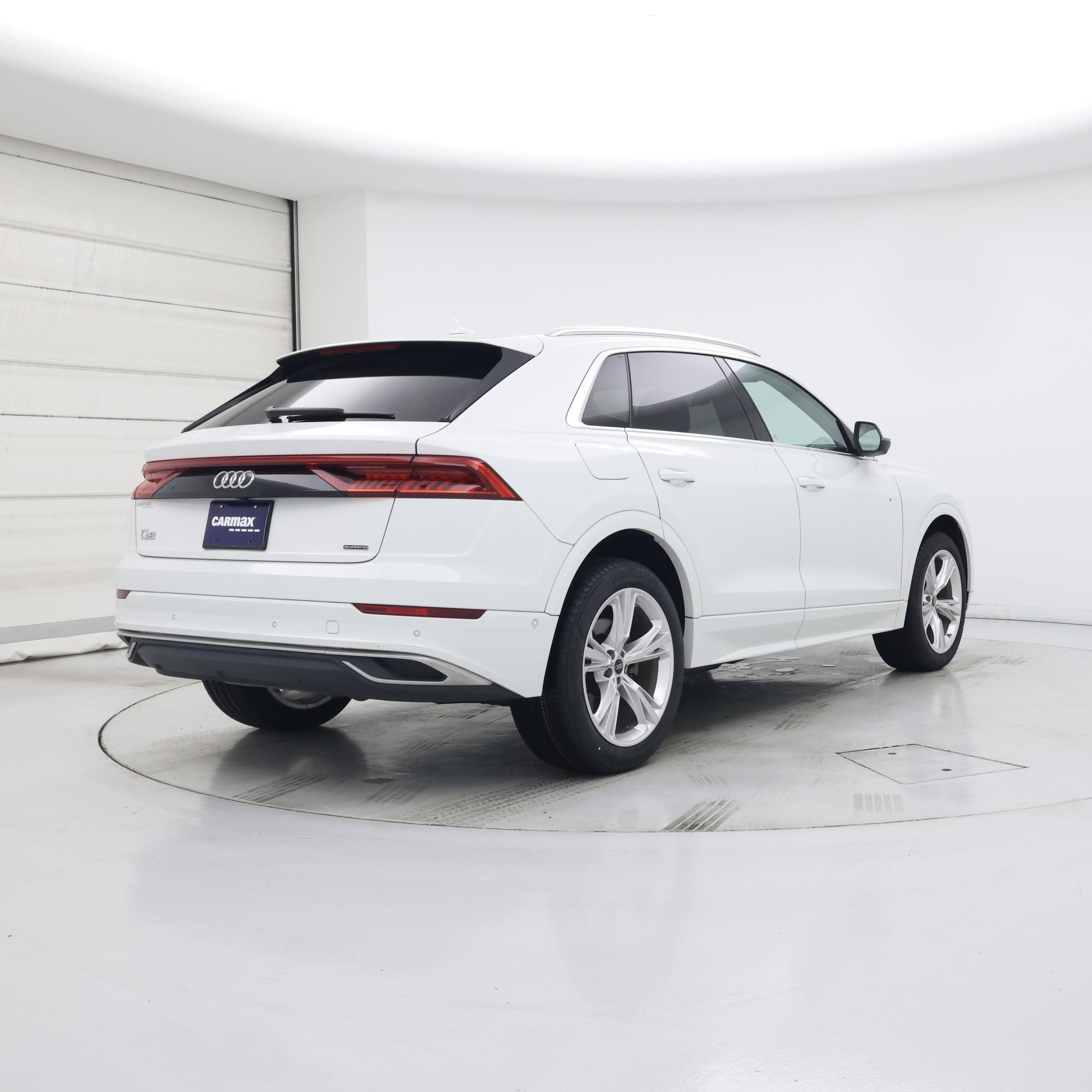 Thumbnail: 2022 Audi Q8 - 8