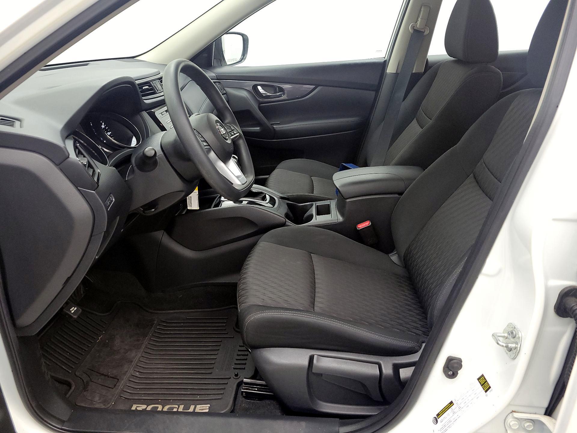 Thumbnail: 2017 Nissan Rogue - 11