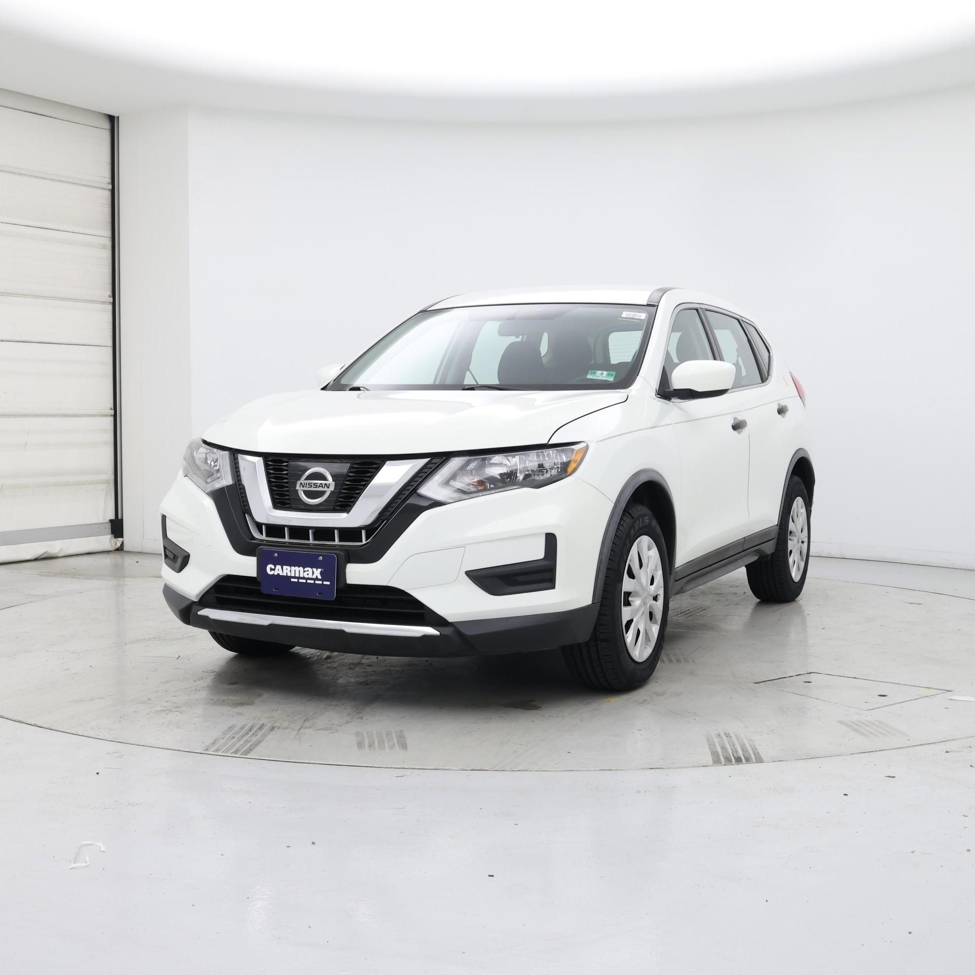 Thumbnail: 2017 Nissan Rogue - 4