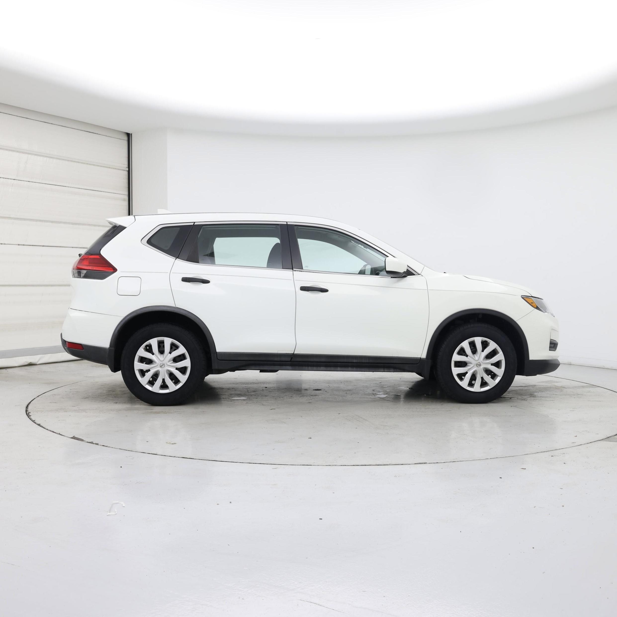 Thumbnail: 2017 Nissan Rogue - 7