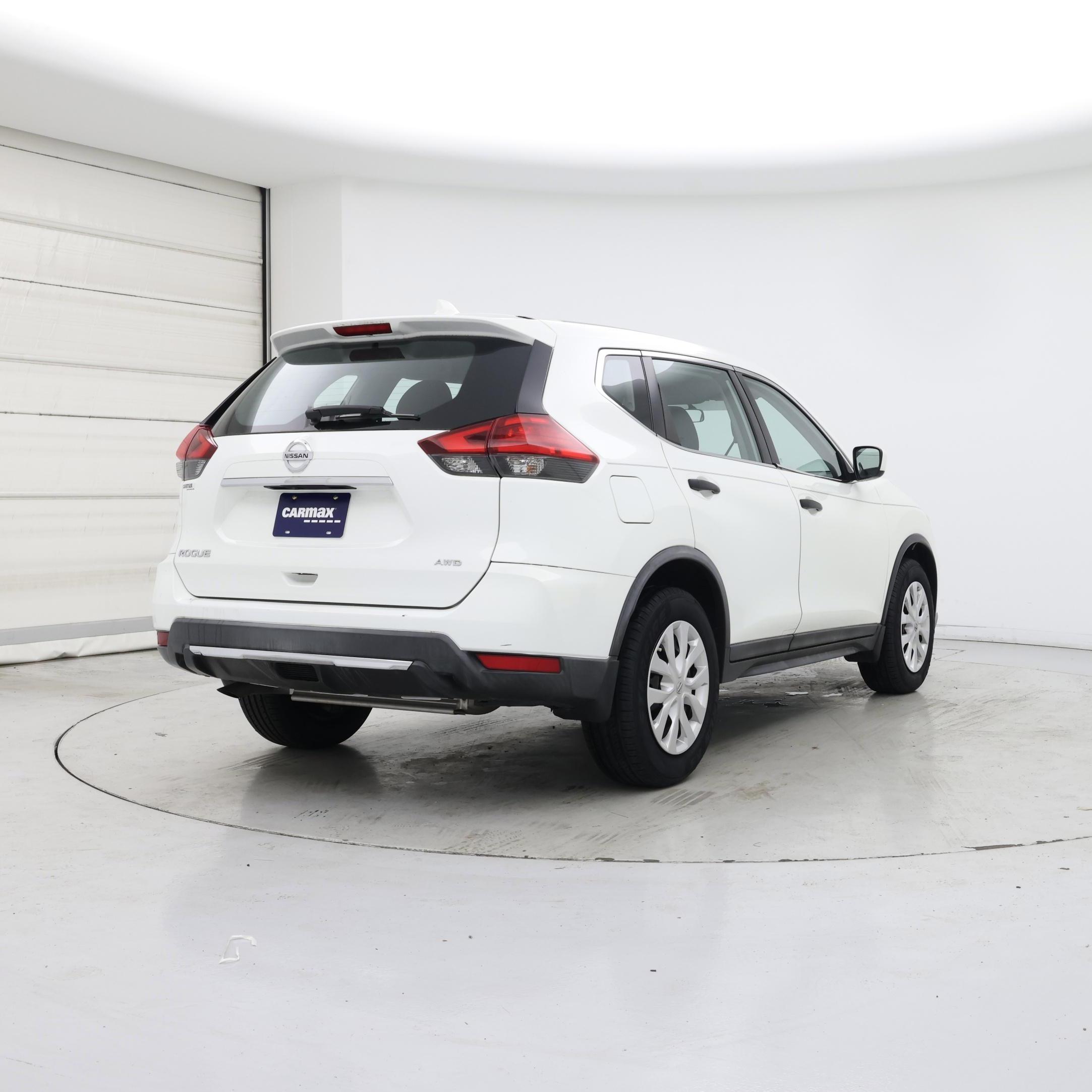 Thumbnail: 2017 Nissan Rogue - 8