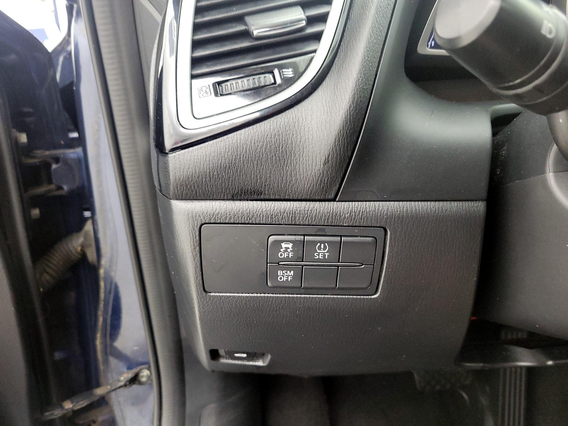 Thumbnail: 2015 Mazda Mazda3 - 13