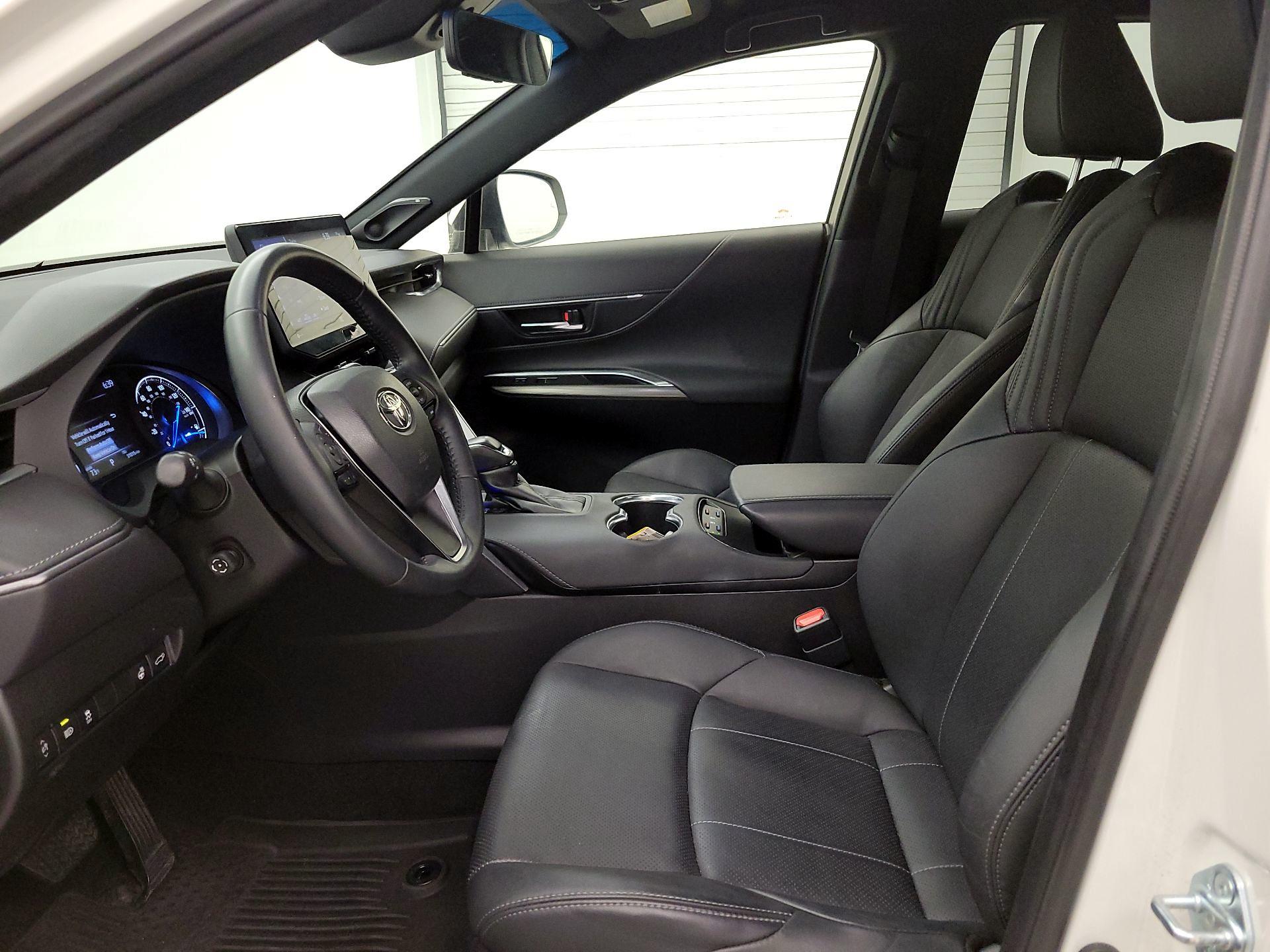 Thumbnail: 2021 Toyota Venza - 11
