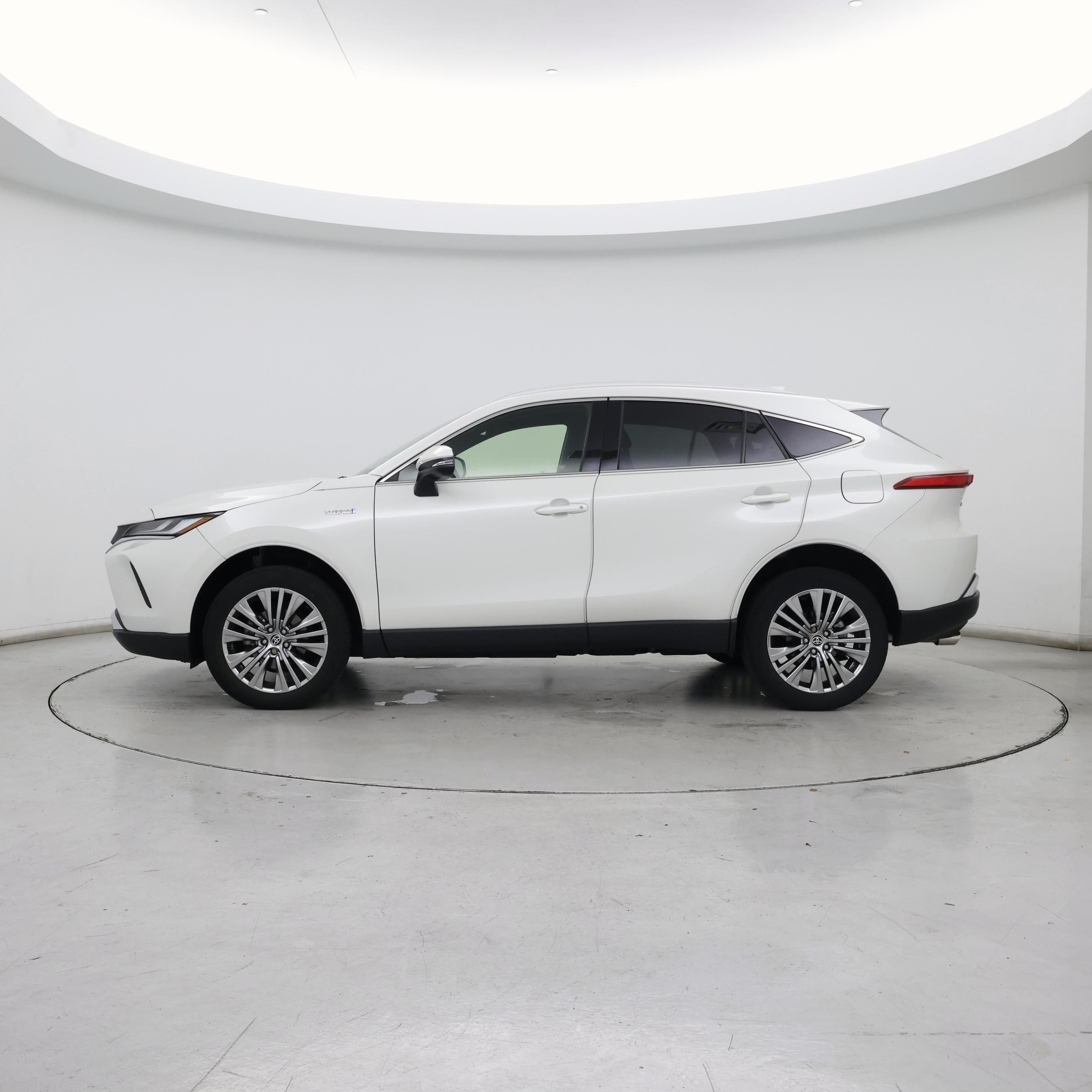 Thumbnail: 2021 Toyota Venza - 3