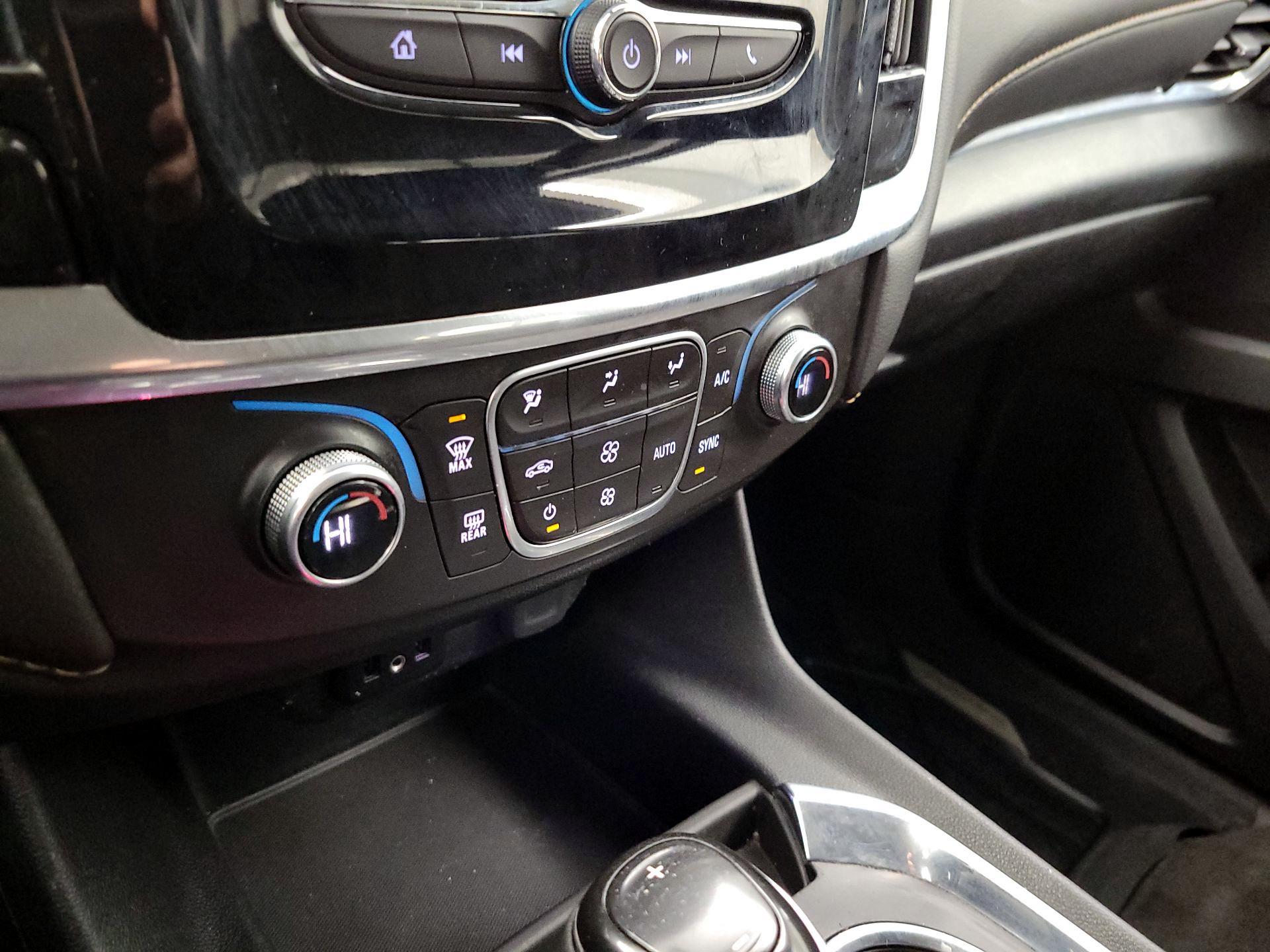 Thumbnail: 2019 Chevrolet Traverse - 16