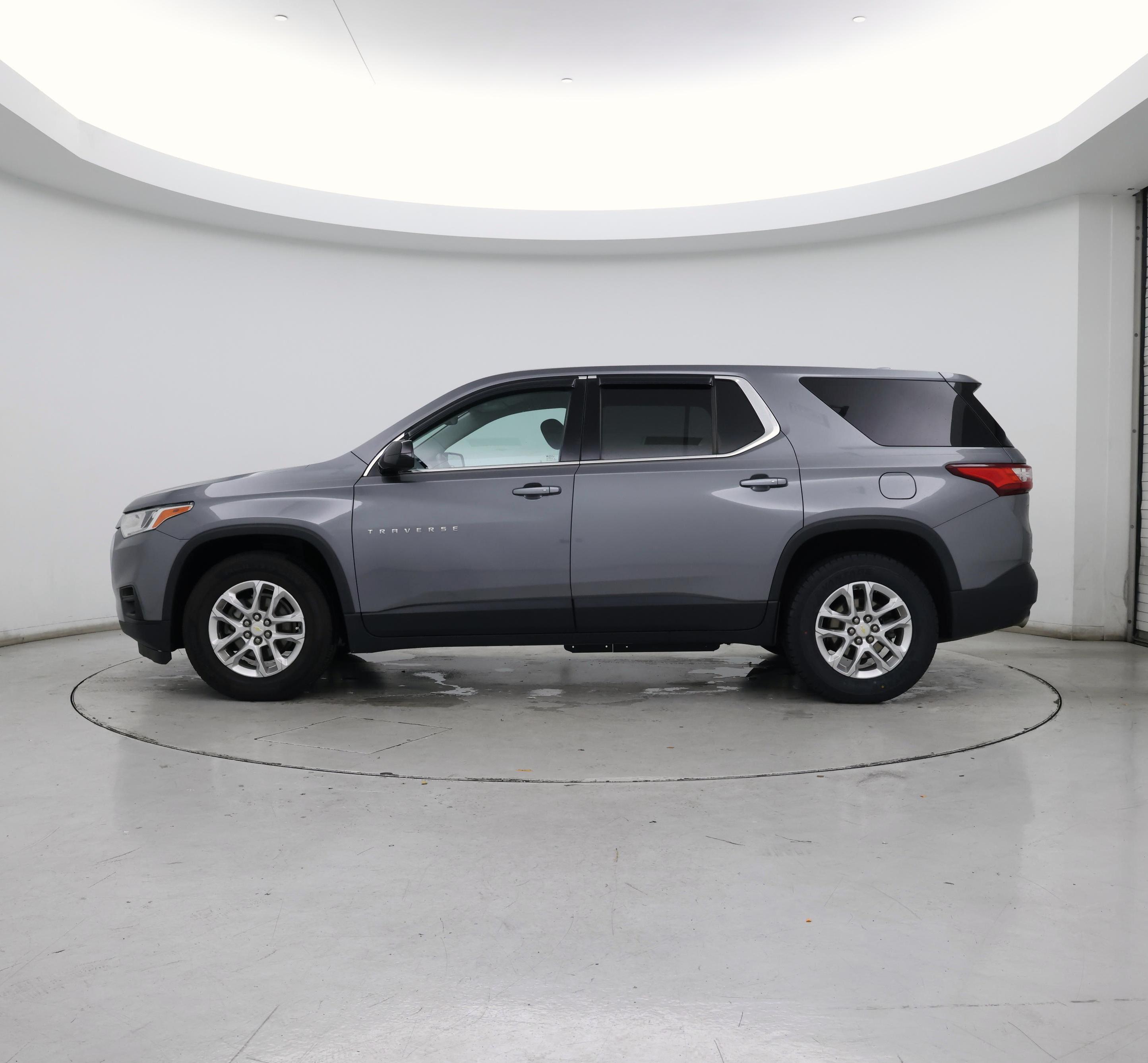Thumbnail: 2019 Chevrolet Traverse - 3