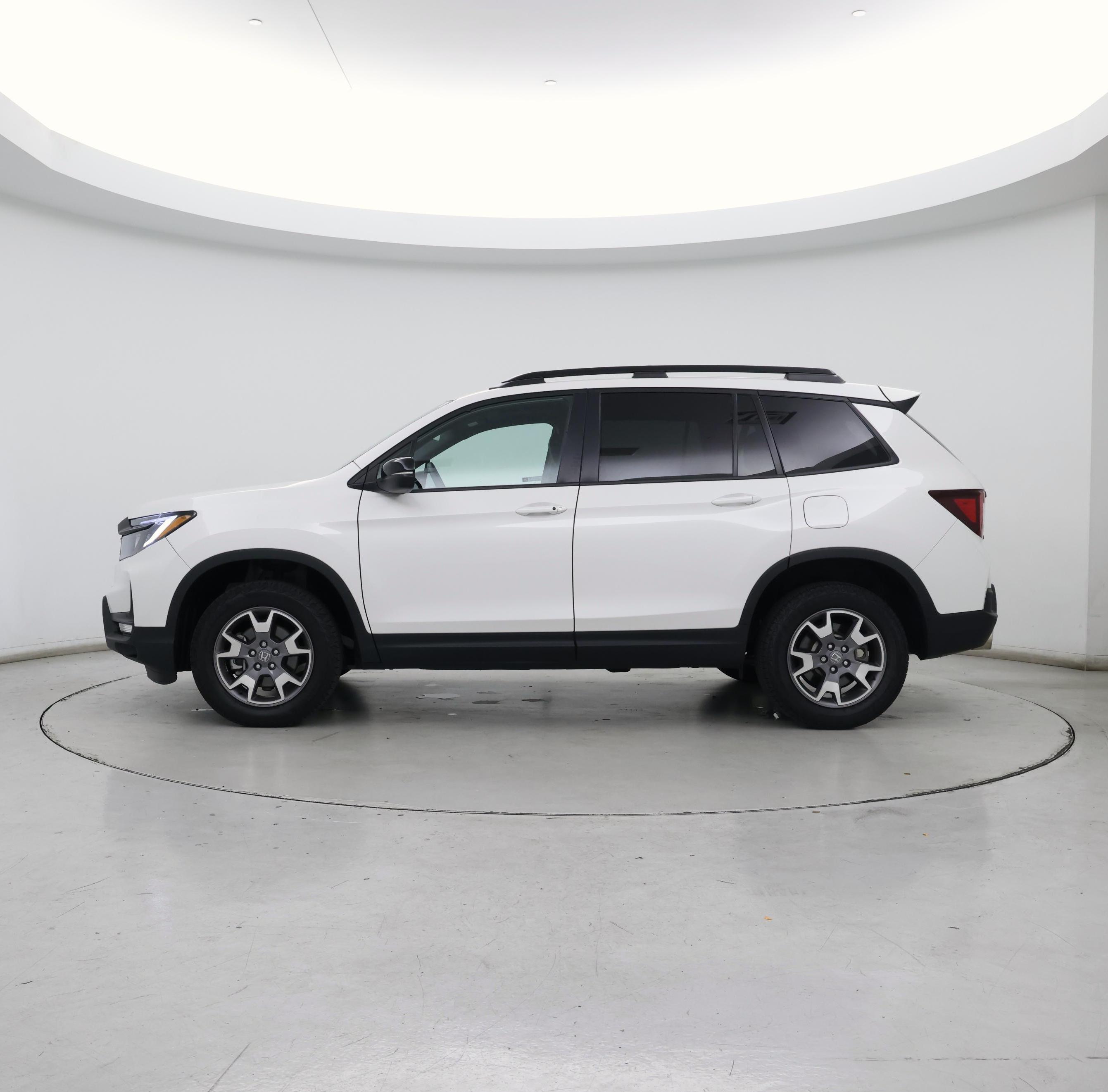 Thumbnail: 2023 Honda Passport - 3