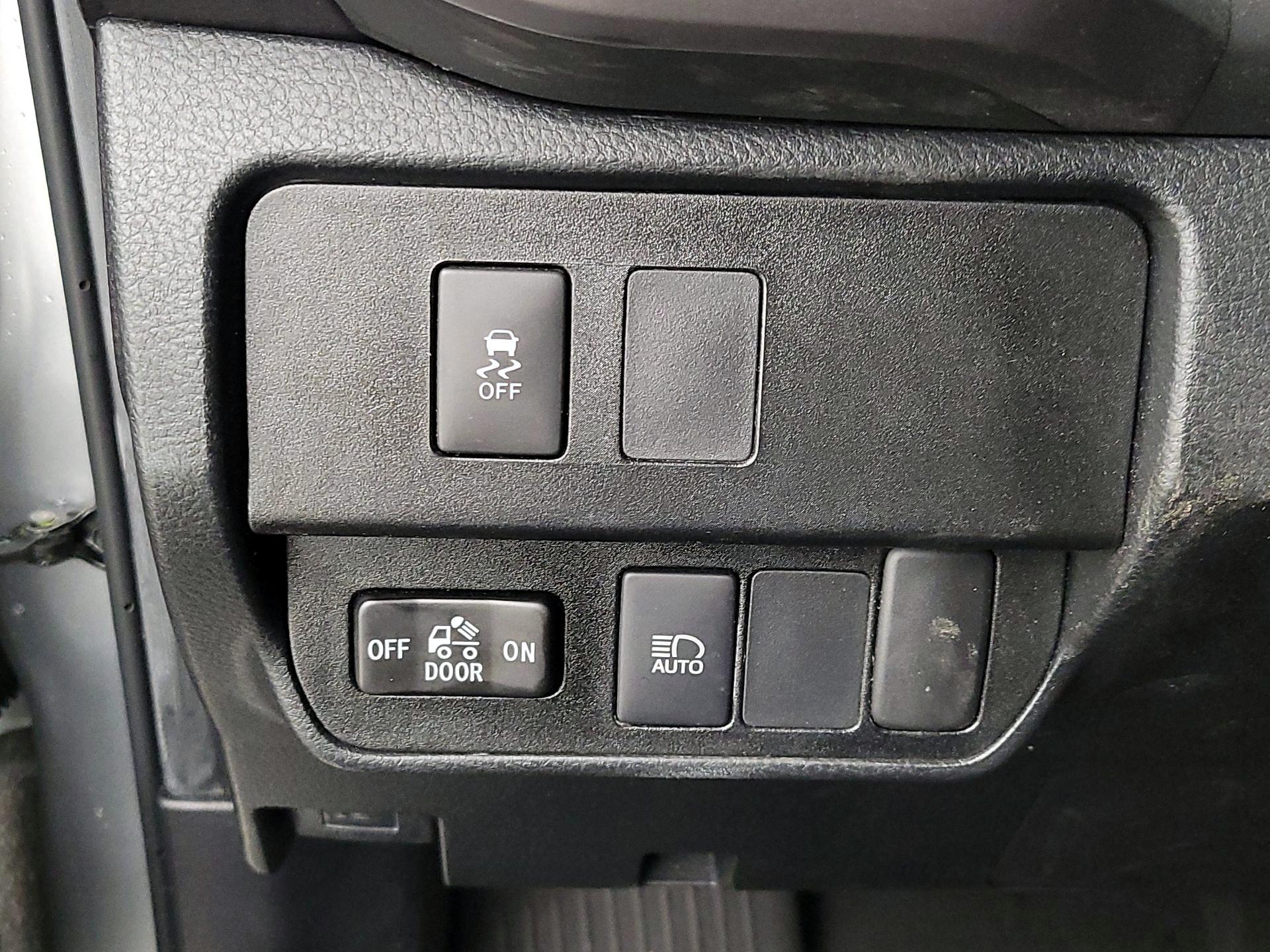 Thumbnail: 2022 Toyota Tacoma - 13