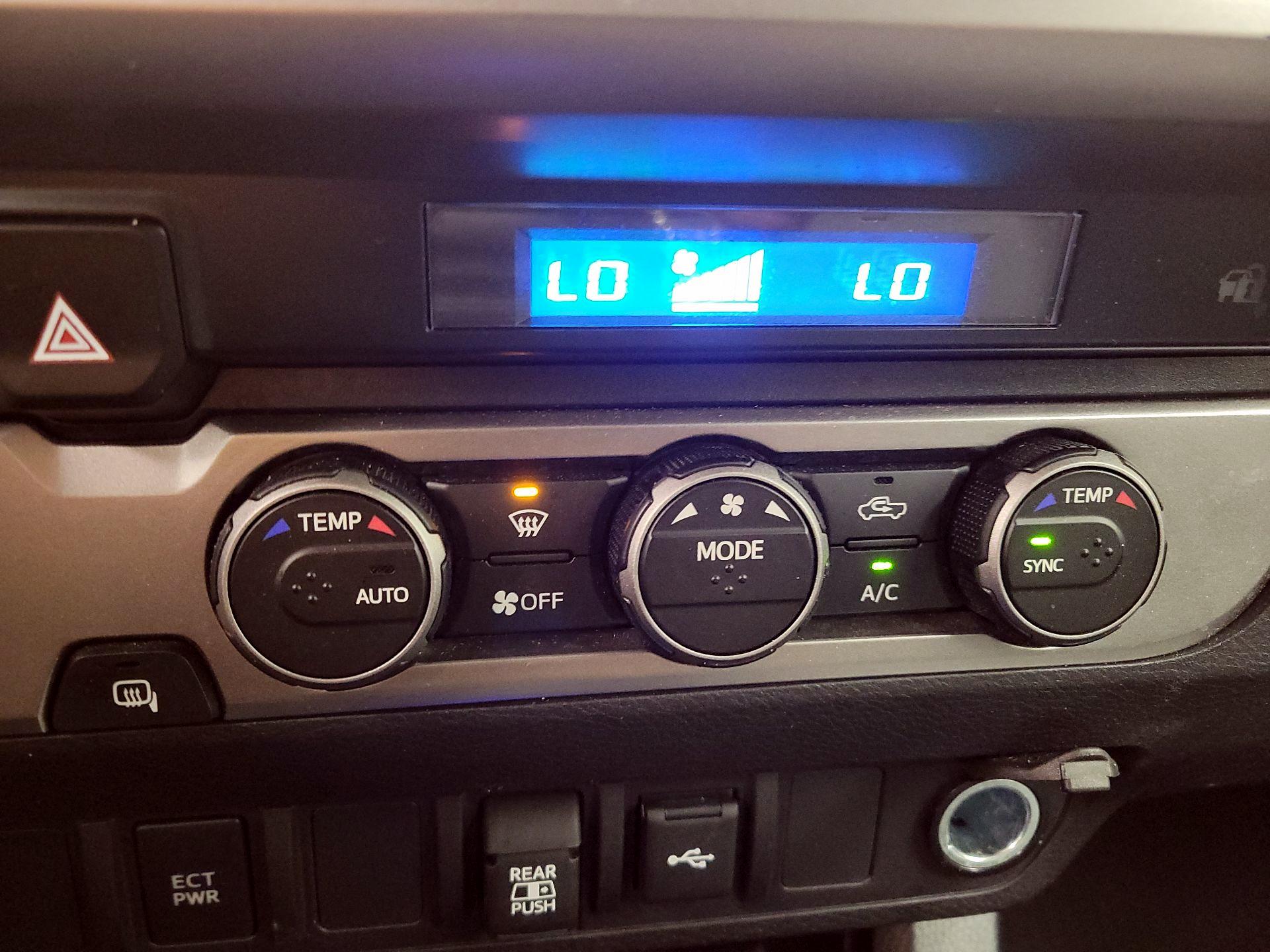 Thumbnail: 2022 Toyota Tacoma - 16