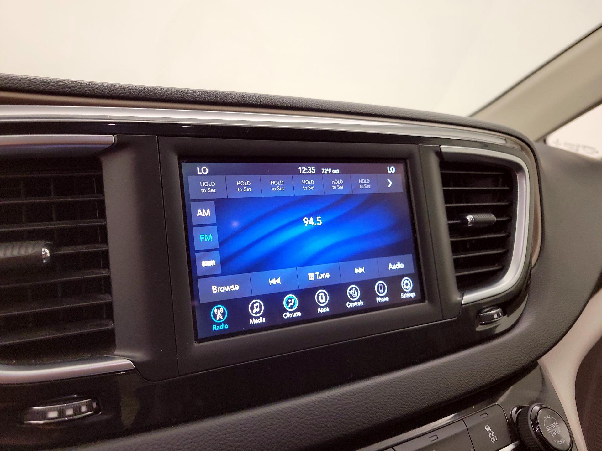 Thumbnail: 2018 Chrysler Pacifica - 15