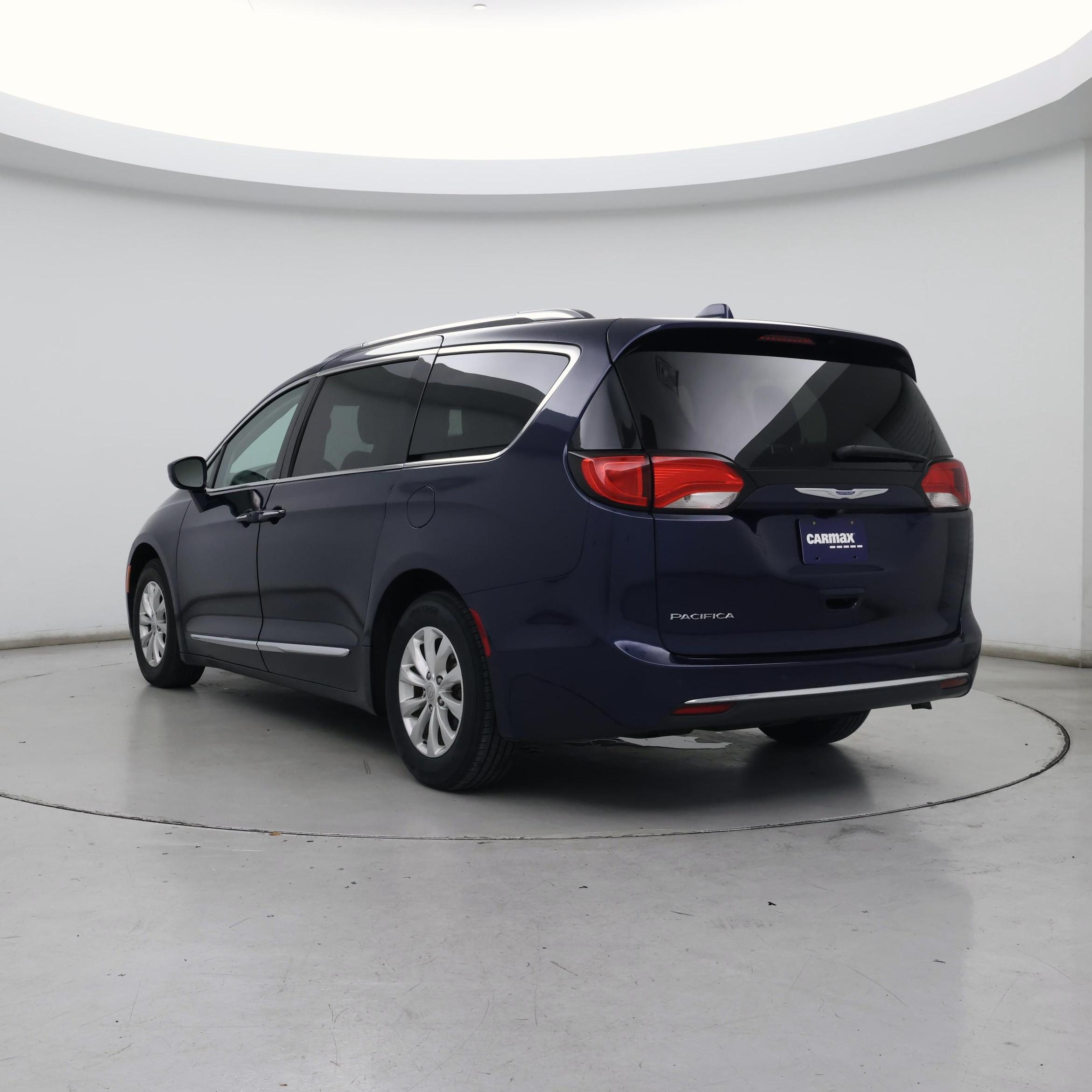Thumbnail: 2018 Chrysler Pacifica - 2