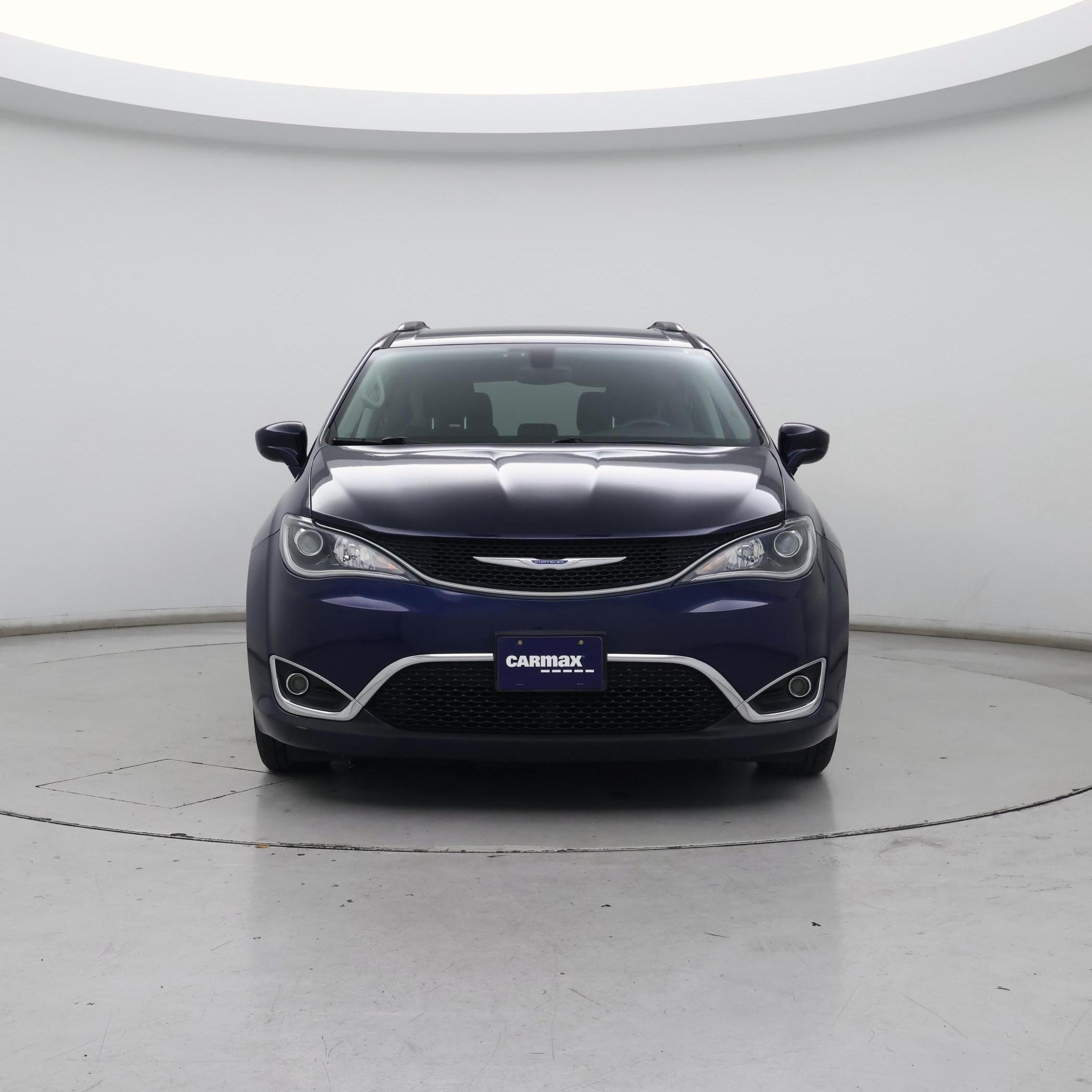 Thumbnail: 2018 Chrysler Pacifica - 5