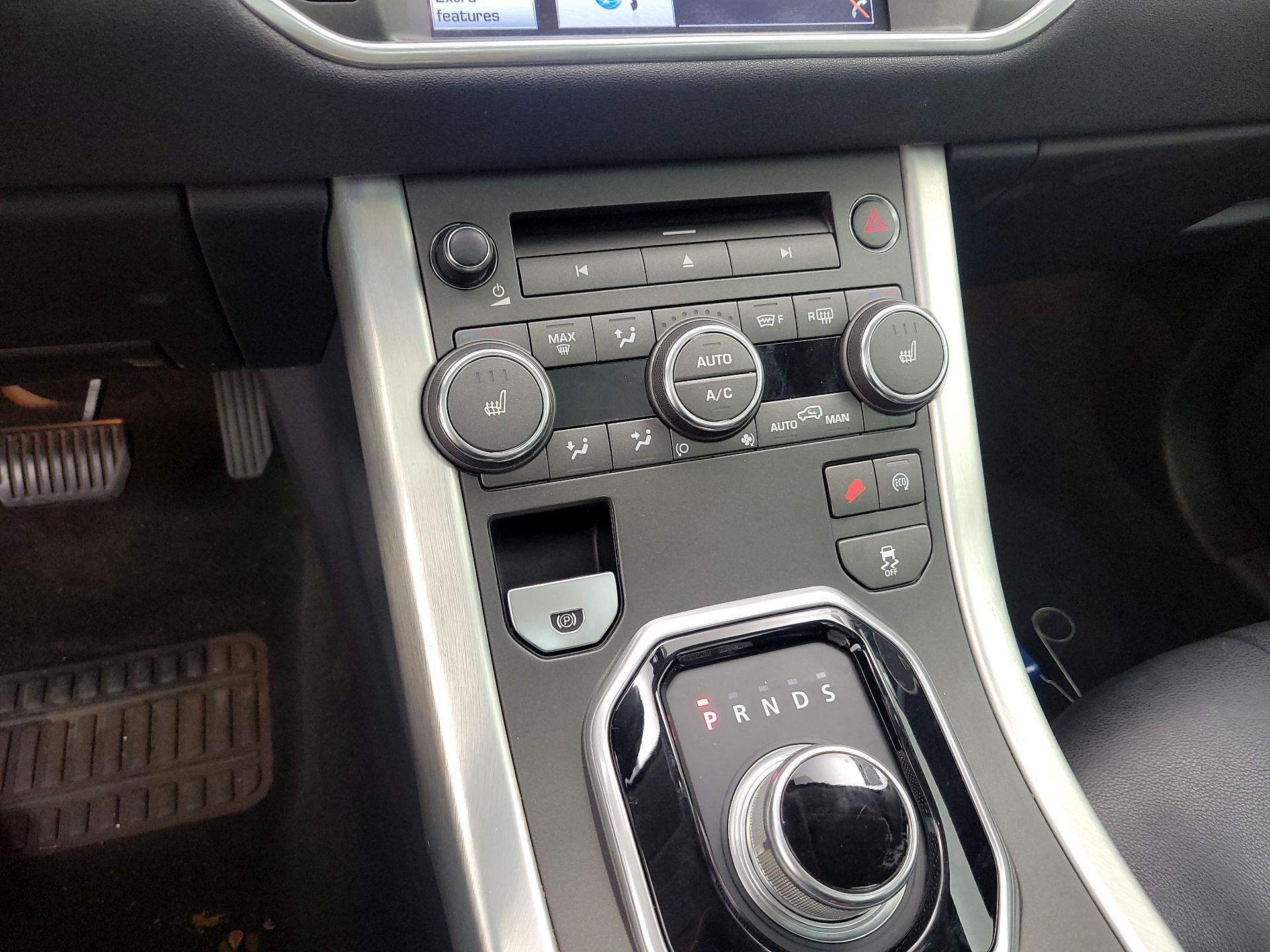 Thumbnail: 2015 Land Rover Range Rover Evoque - 18