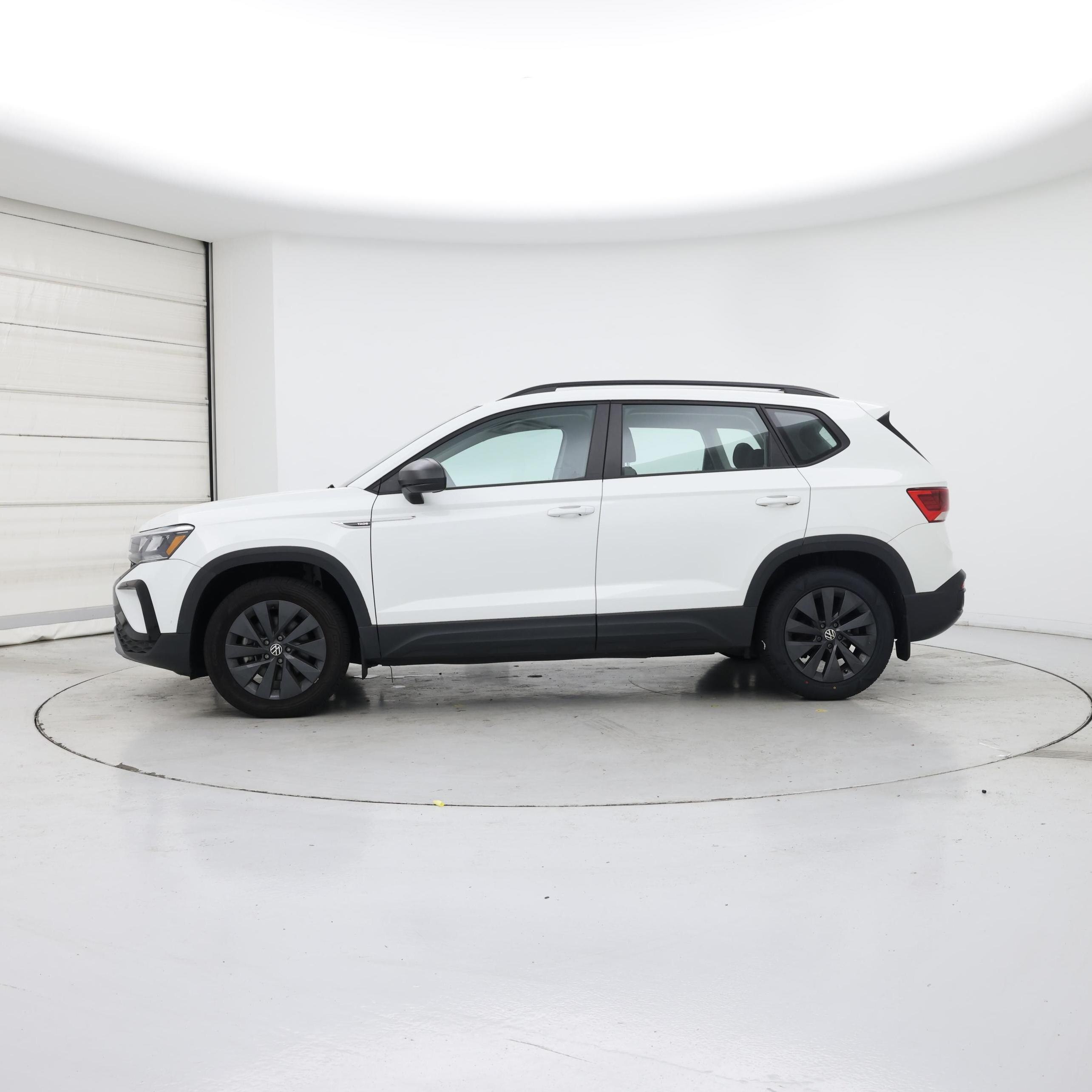Thumbnail: 2022 Volkswagen Taos - 3