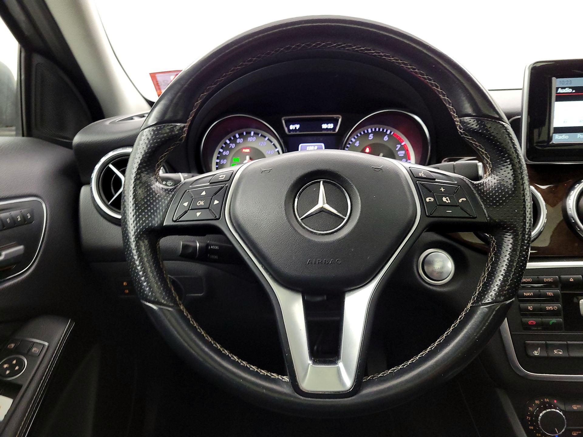 Thumbnail: 2015 Mercedes-Benz GLA - 10